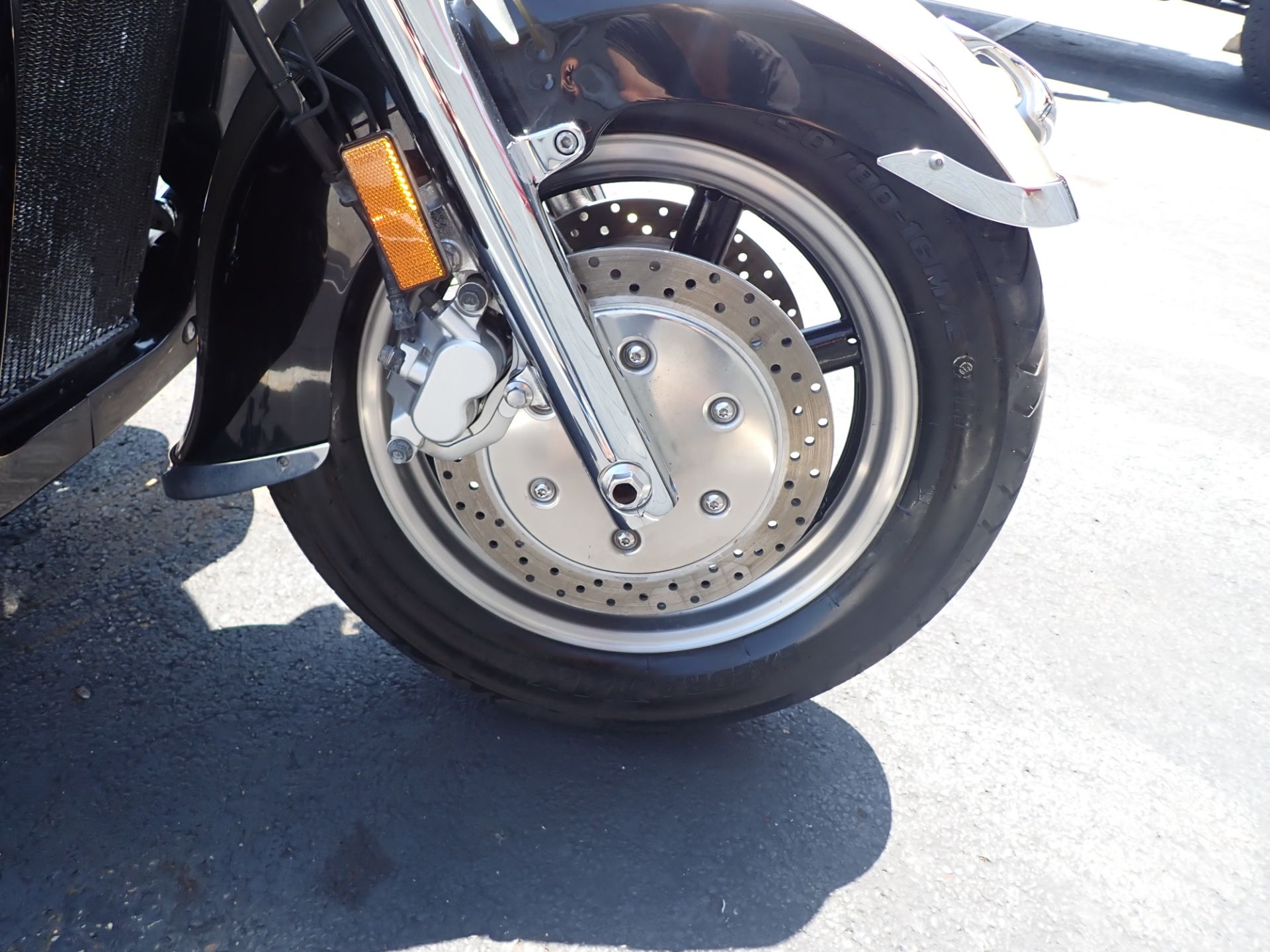 2009 Yamaha Royal Star Venture S in Massillon, Ohio - Photo 2