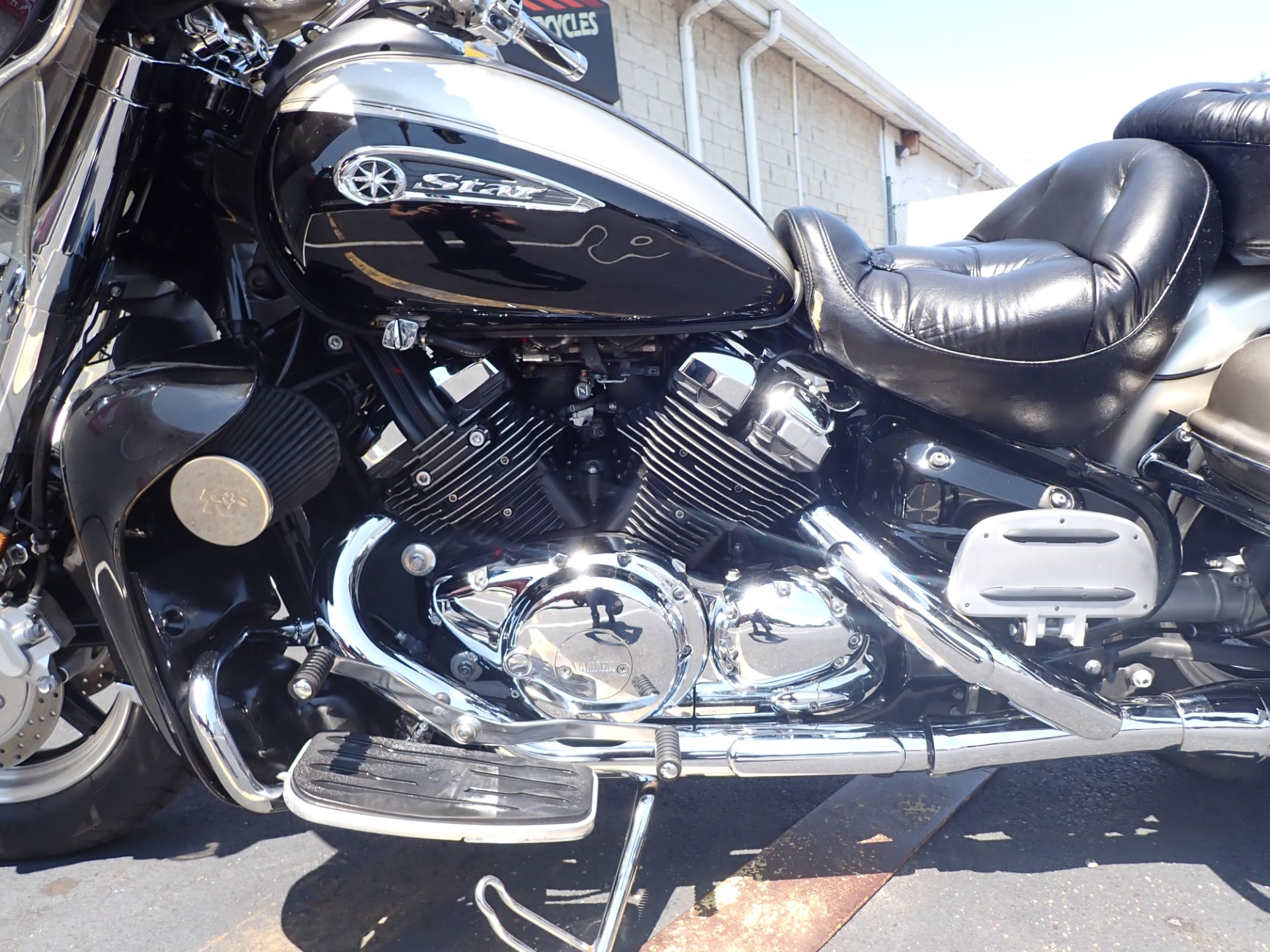 2009 Yamaha Royal Star Venture S in Massillon, Ohio - Photo 8