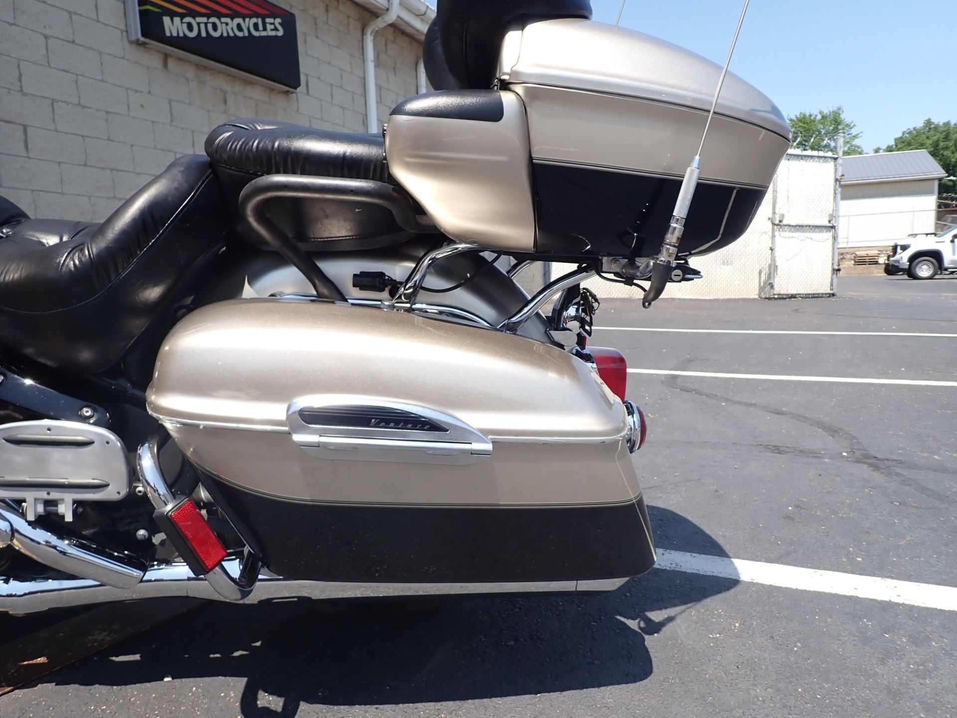 2009 Yamaha Royal Star Venture S in Massillon, Ohio - Photo 9