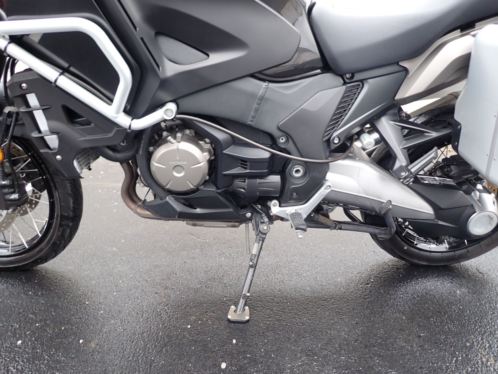 2016 Honda VFR1200X in Massillon, Ohio - Photo 16