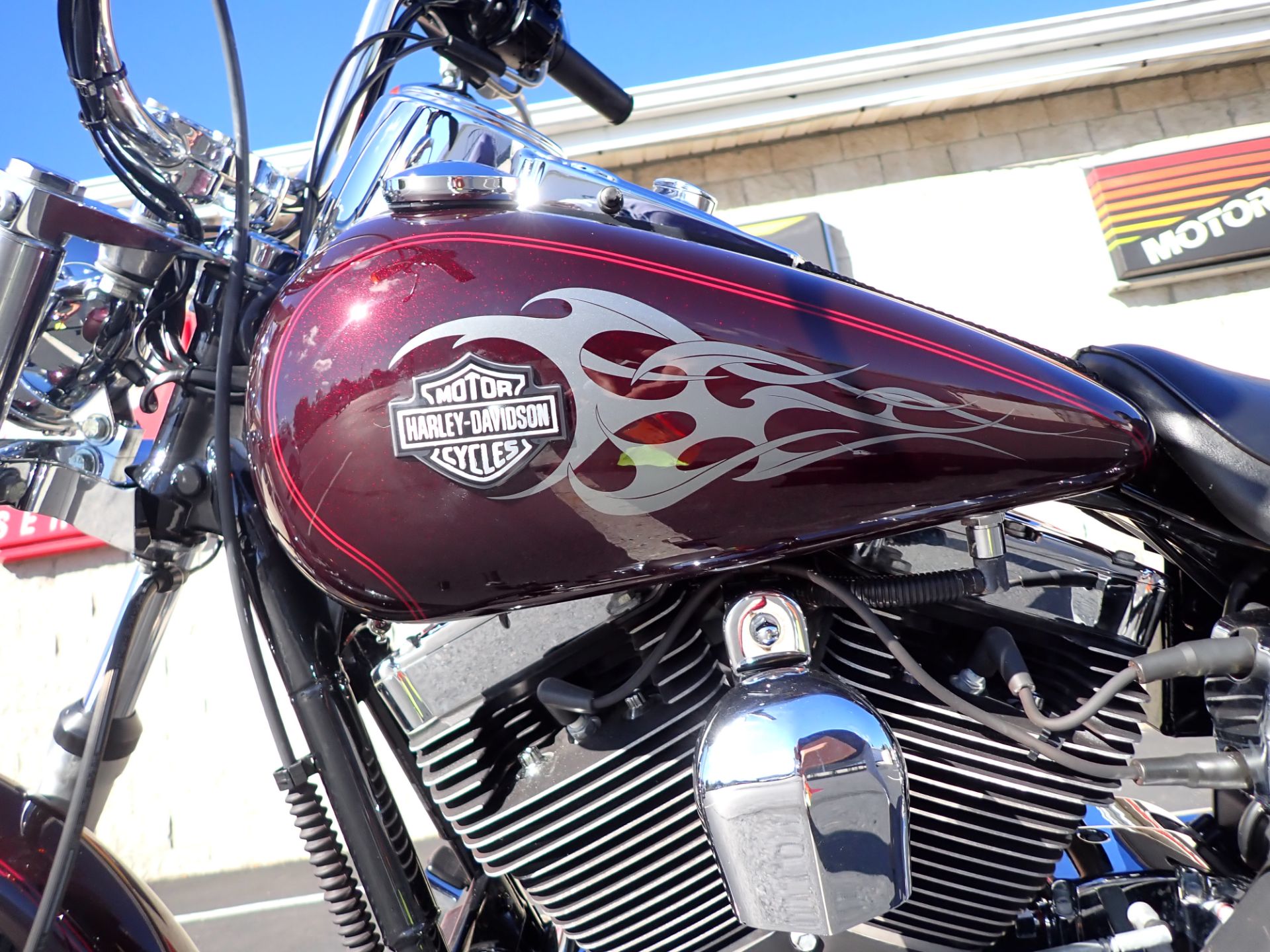 2005 Harley-Davidson FXDWG/FXDWGI Dyna Wide Glide® in Massillon, Ohio - Photo 10