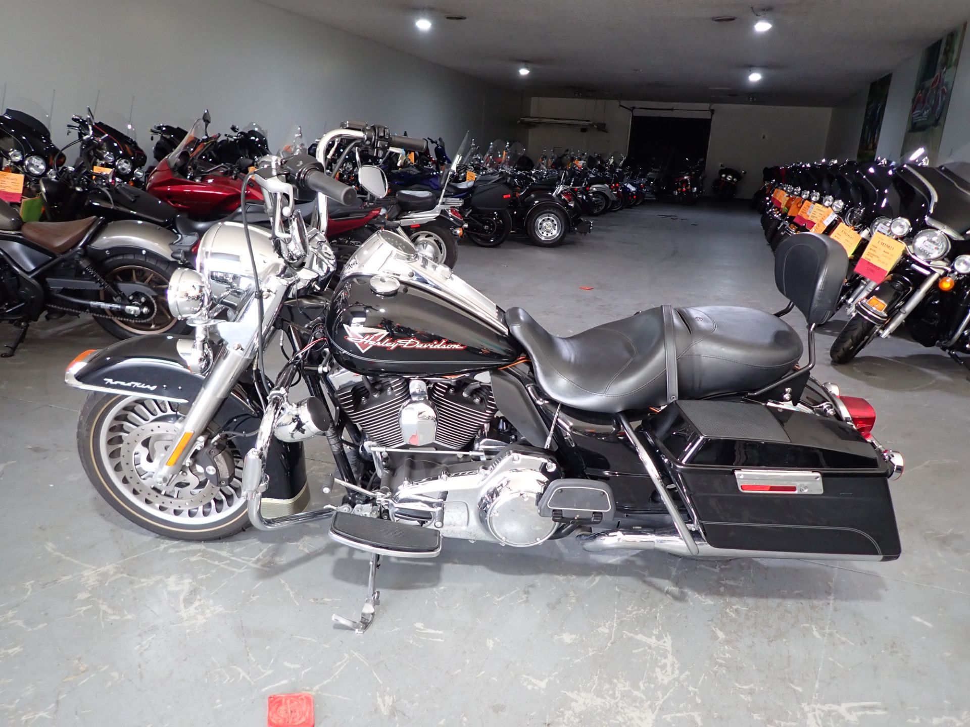 2010 Harley-Davidson Road King® in Massillon, Ohio - Photo 3