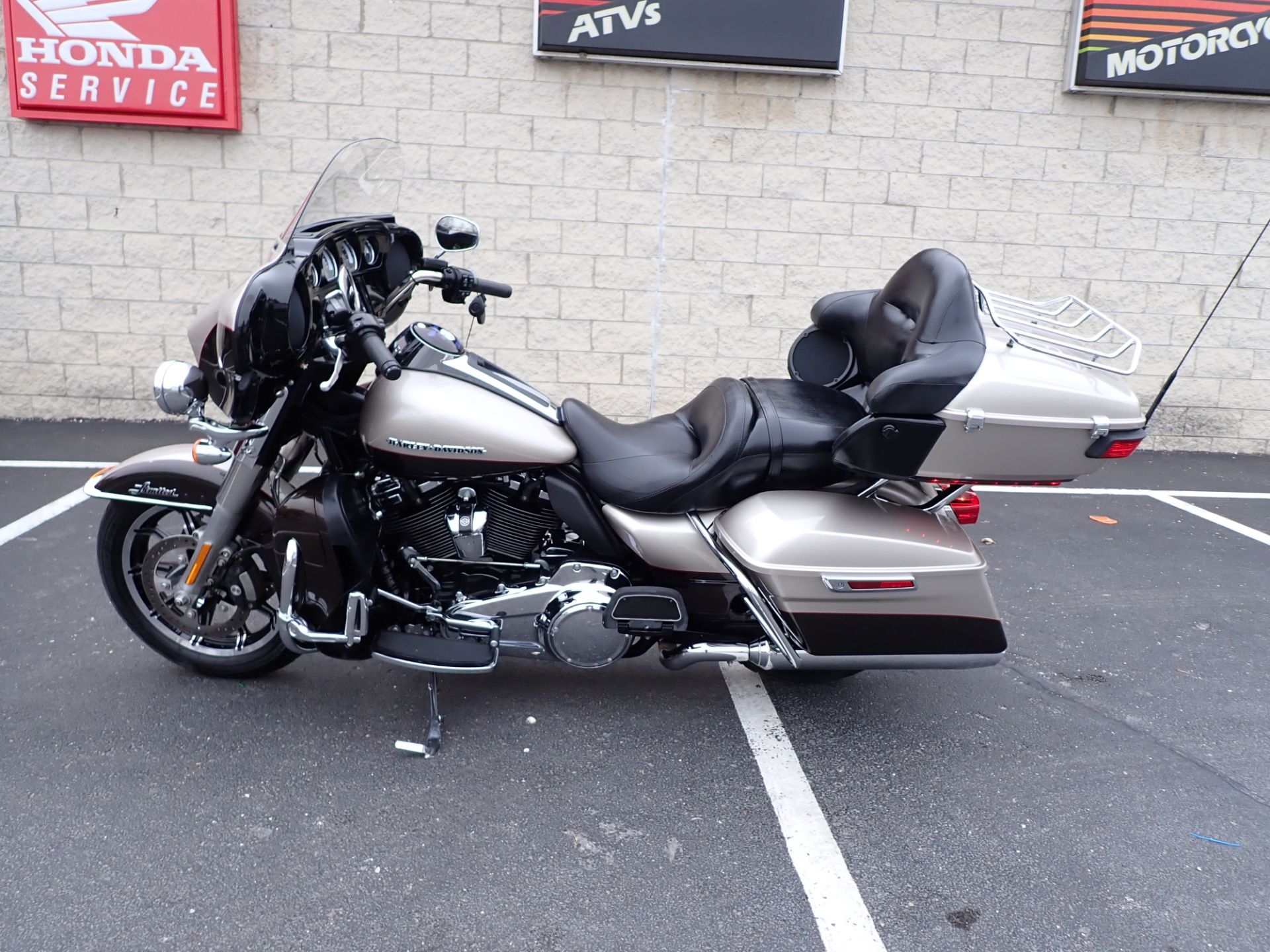 2018 Harley-Davidson Ultra Limited in Massillon, Ohio - Photo 16