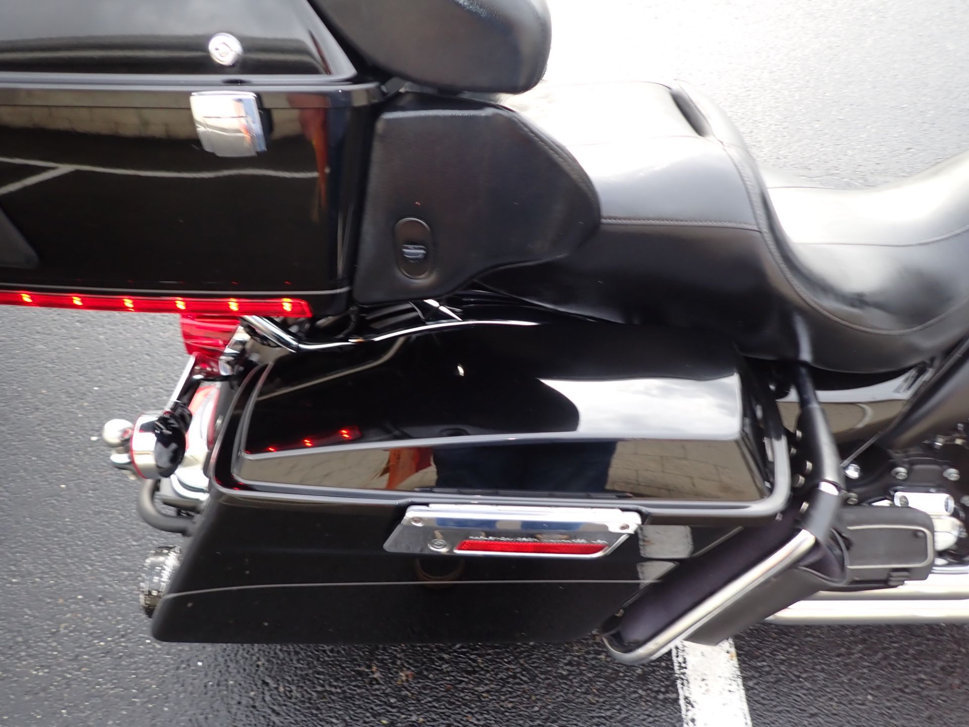 2011 Harley-Davidson Electra Glide® Ultra Limited in Massillon, Ohio - Photo 9