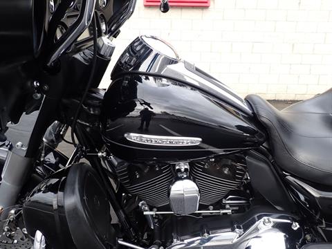 2011 Harley-Davidson Electra Glide® Ultra Limited in Massillon, Ohio - Photo 19