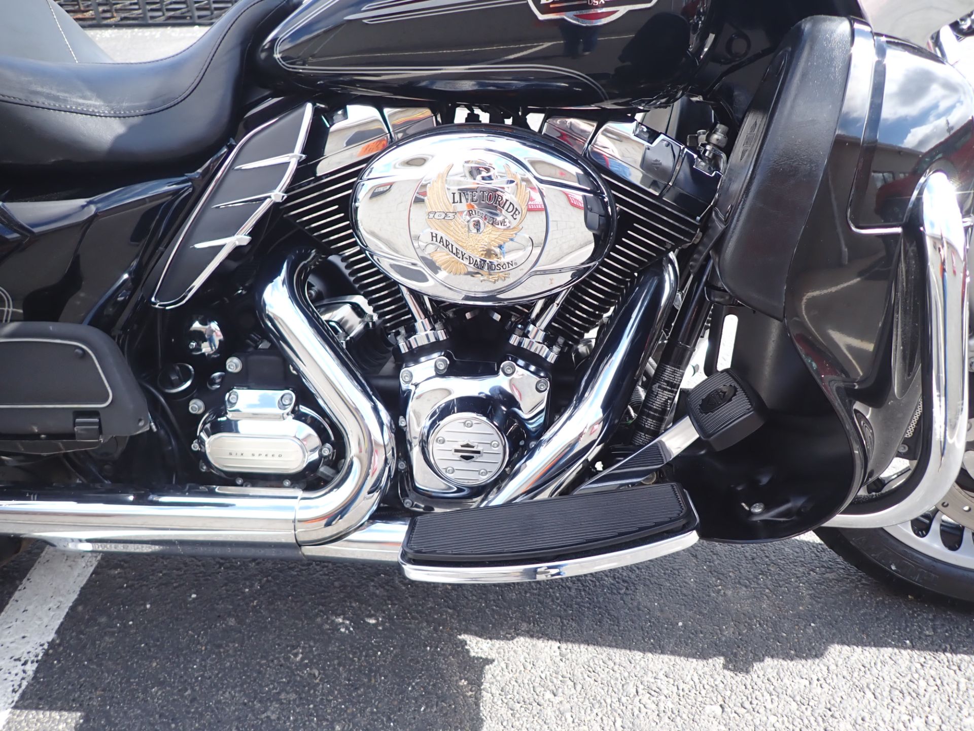 2013 Harley-Davidson Ultra Classic® Electra Glide® in Massillon, Ohio - Photo 6