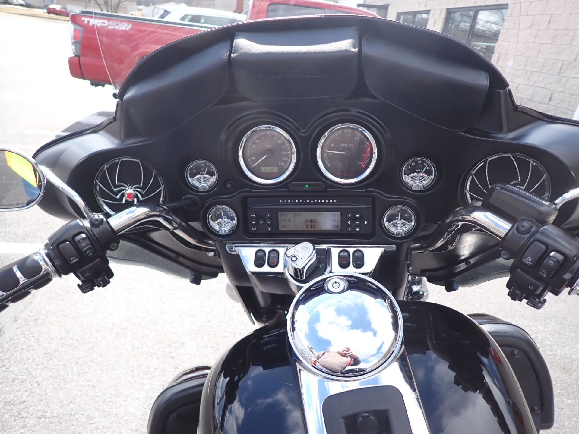 2013 Harley-Davidson Ultra Classic® Electra Glide® in Massillon, Ohio - Photo 13