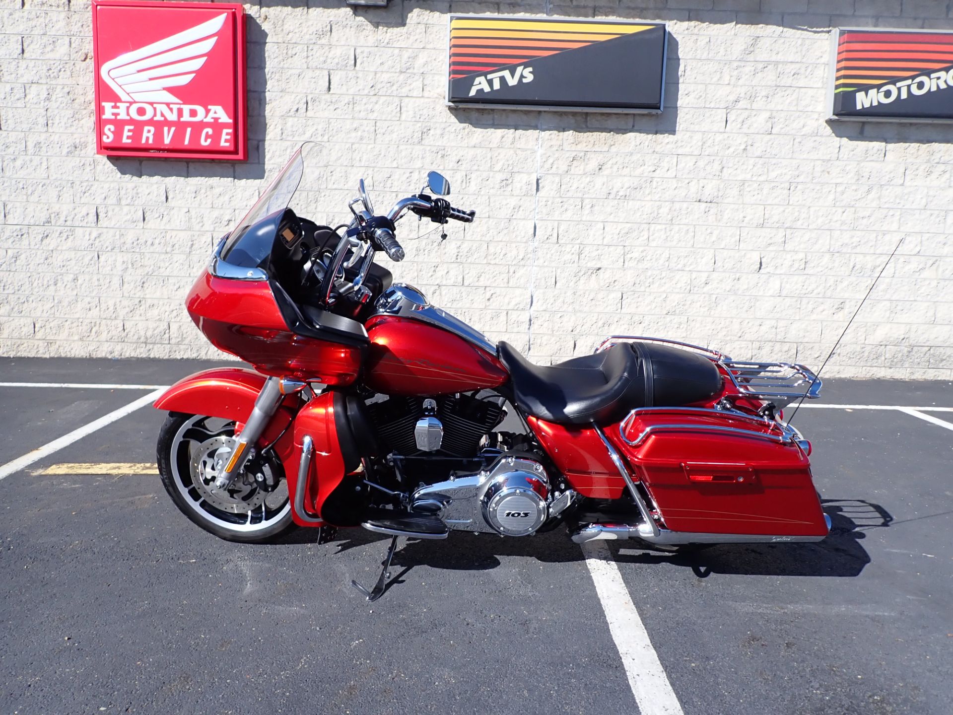 2013 Harley-Davidson Road Glide® Custom in Massillon, Ohio - Photo 8