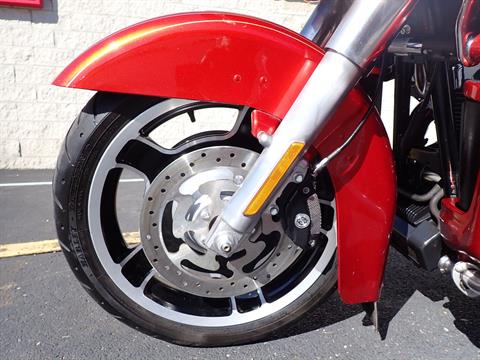 2013 Harley-Davidson Road Glide® Custom in Massillon, Ohio - Photo 13