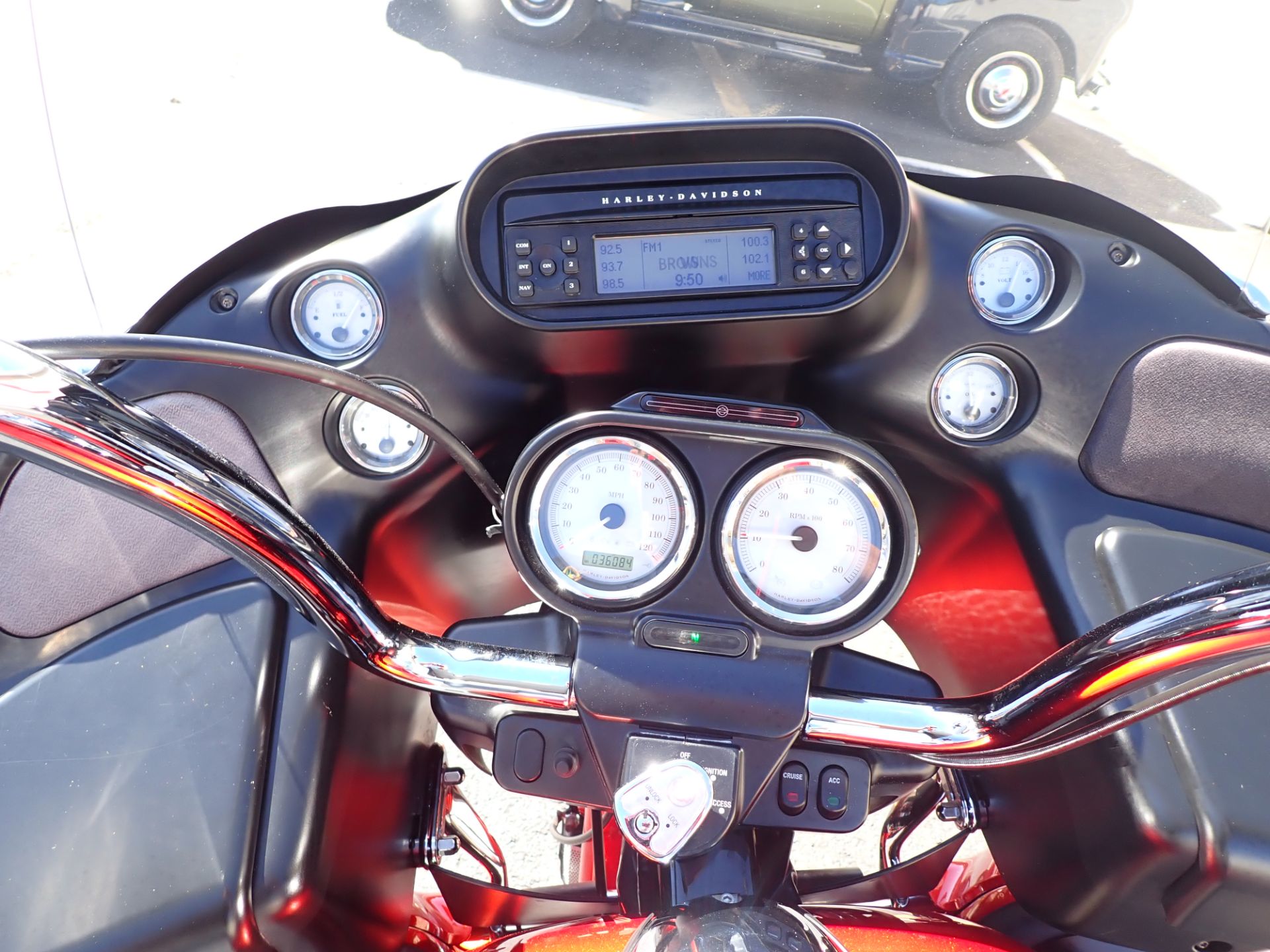 2013 Harley-Davidson Road Glide® Custom in Massillon, Ohio - Photo 16