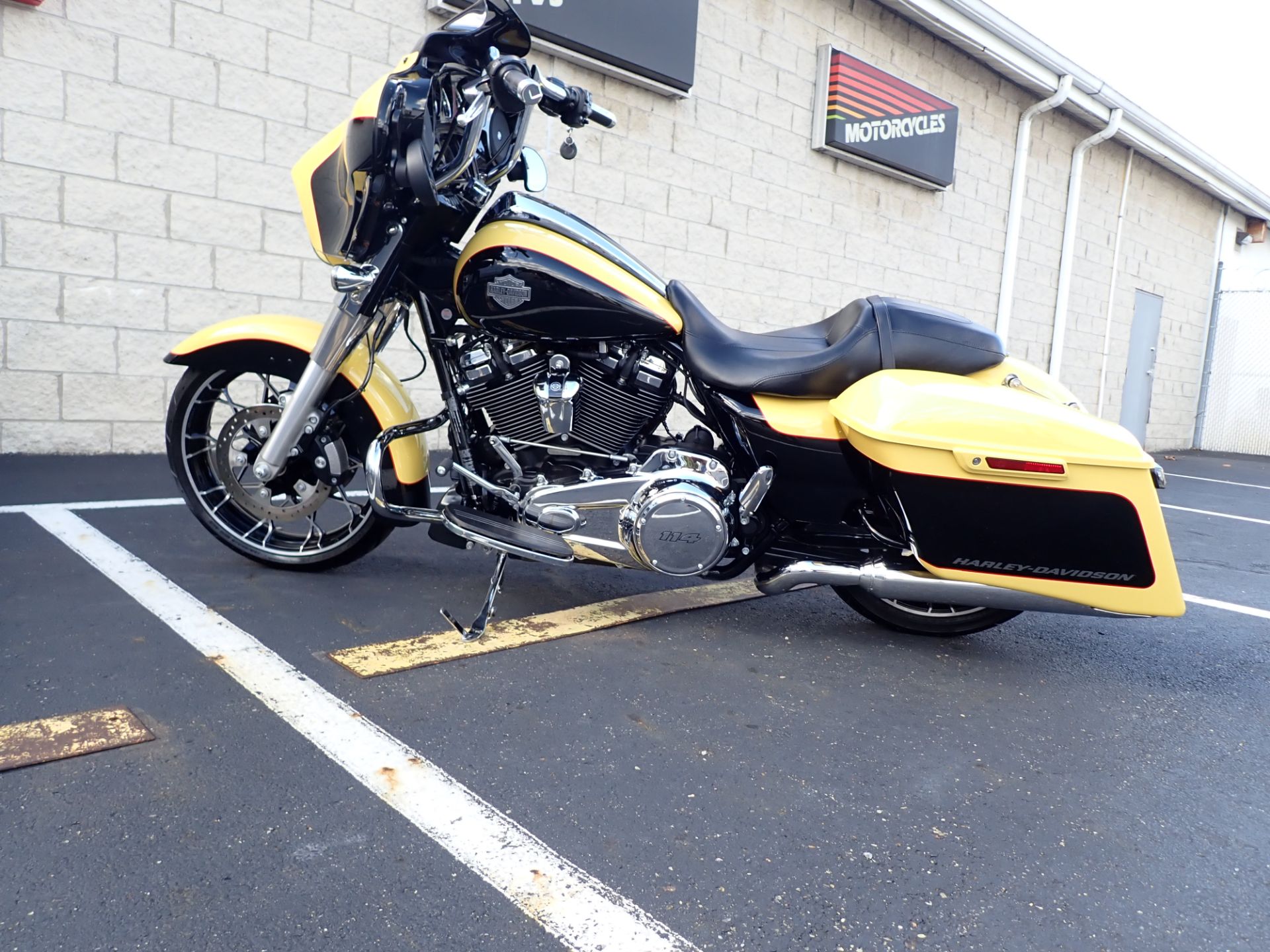 2023 Harley-Davidson Street Glide® Special in Massillon, Ohio - Photo 7