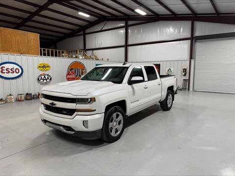 2018 Chevrolet Silverado 1500 LT Z71 - Photo 2