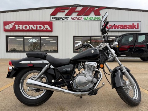 2006 SUZUKI GZ 250 in Freeport, Illinois