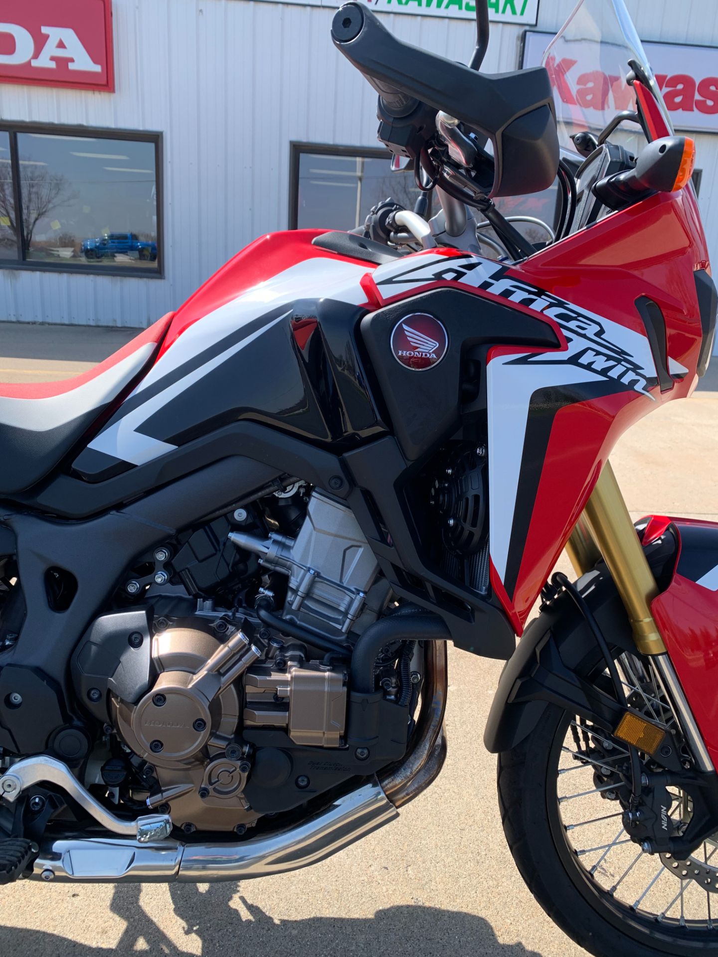 2017 Honda AFRICA TWIN DCT in Freeport, Illinois - Photo 12
