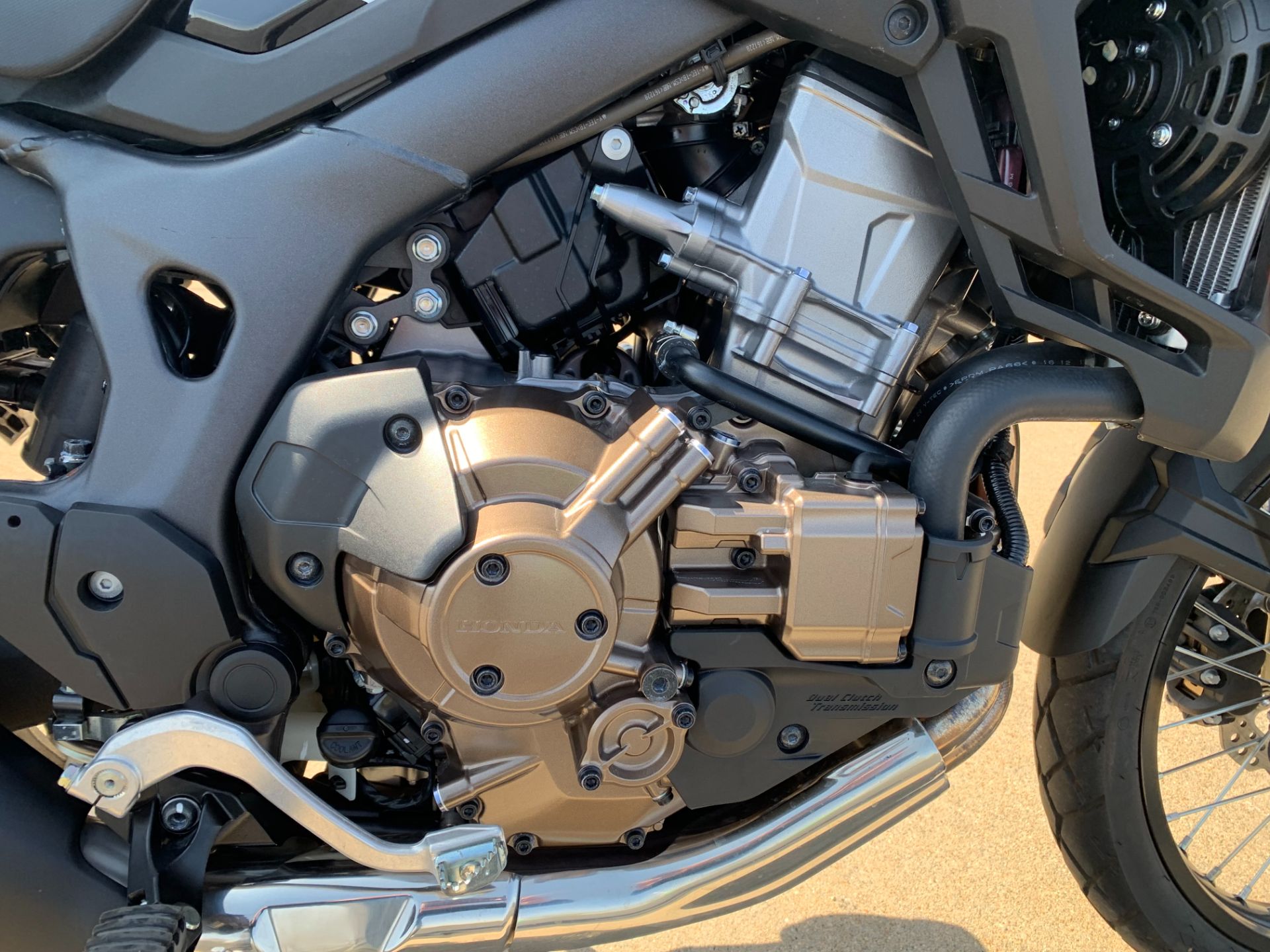 2017 Honda AFRICA TWIN DCT in Freeport, Illinois - Photo 24