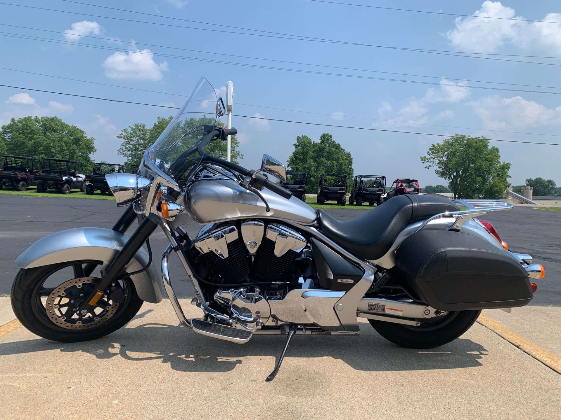 2013 Honda VT1300CT INTERSTATE in Freeport, Illinois - Photo 2
