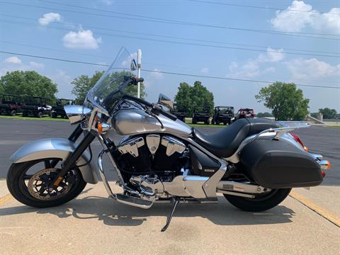 2013 Honda VT1300CT INTERSTATE in Freeport, Illinois - Photo 2