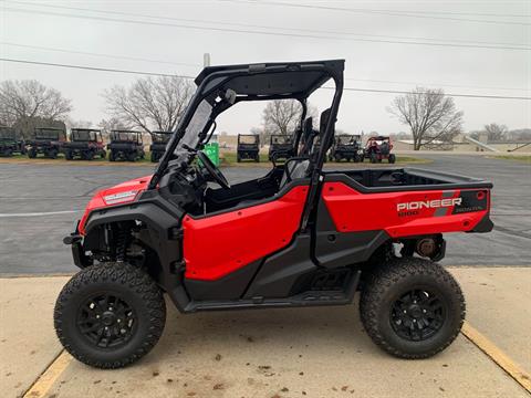 2022 Honda PIONEER 1000-3 DELUXE in Freeport, Illinois - Photo 2