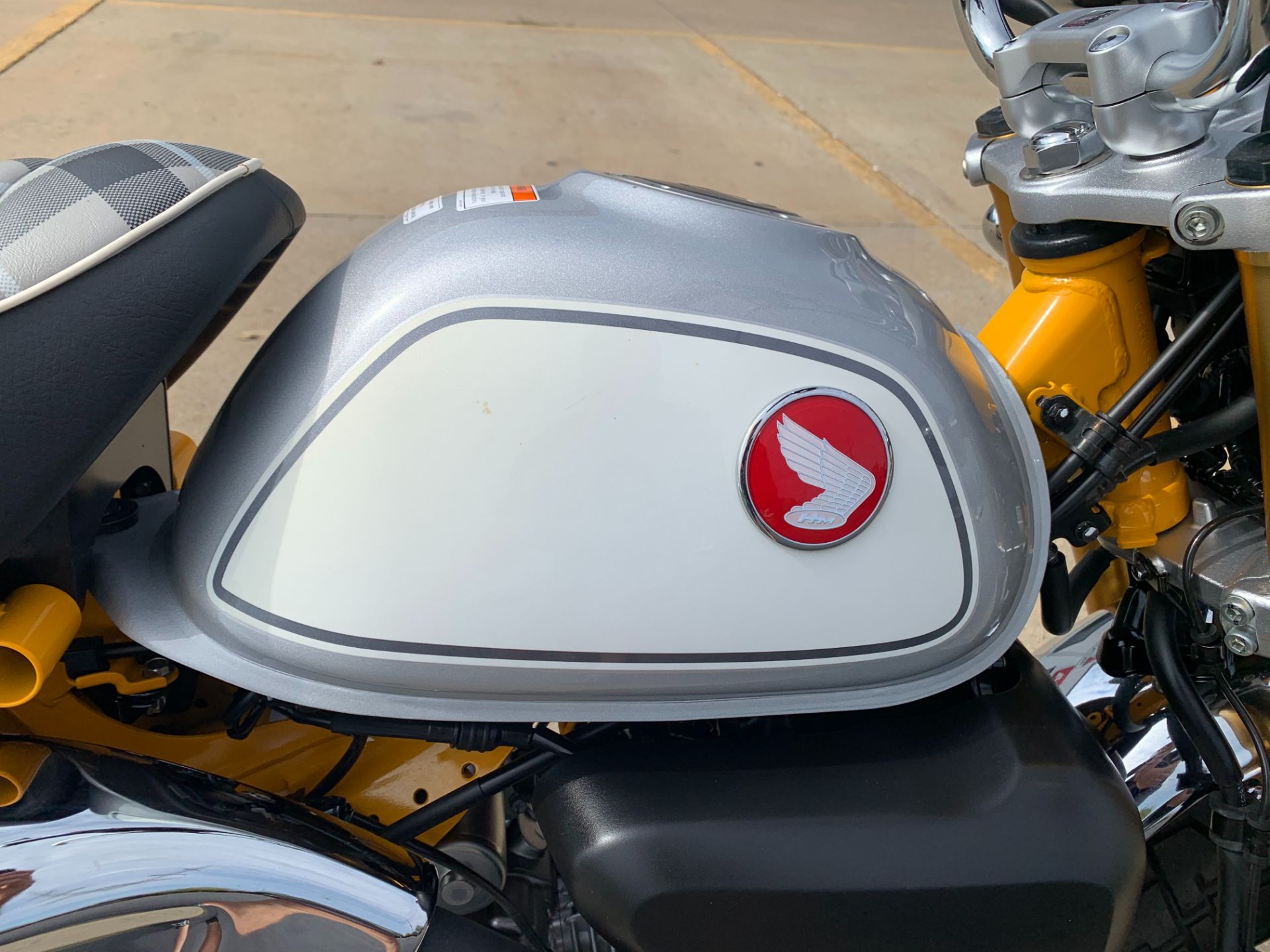2023 Honda Monkey ABS in Freeport, Illinois - Photo 16