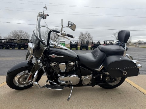 2006 Kawasaki VULCAN 900 CLASSIC in Freeport, Illinois - Photo 2