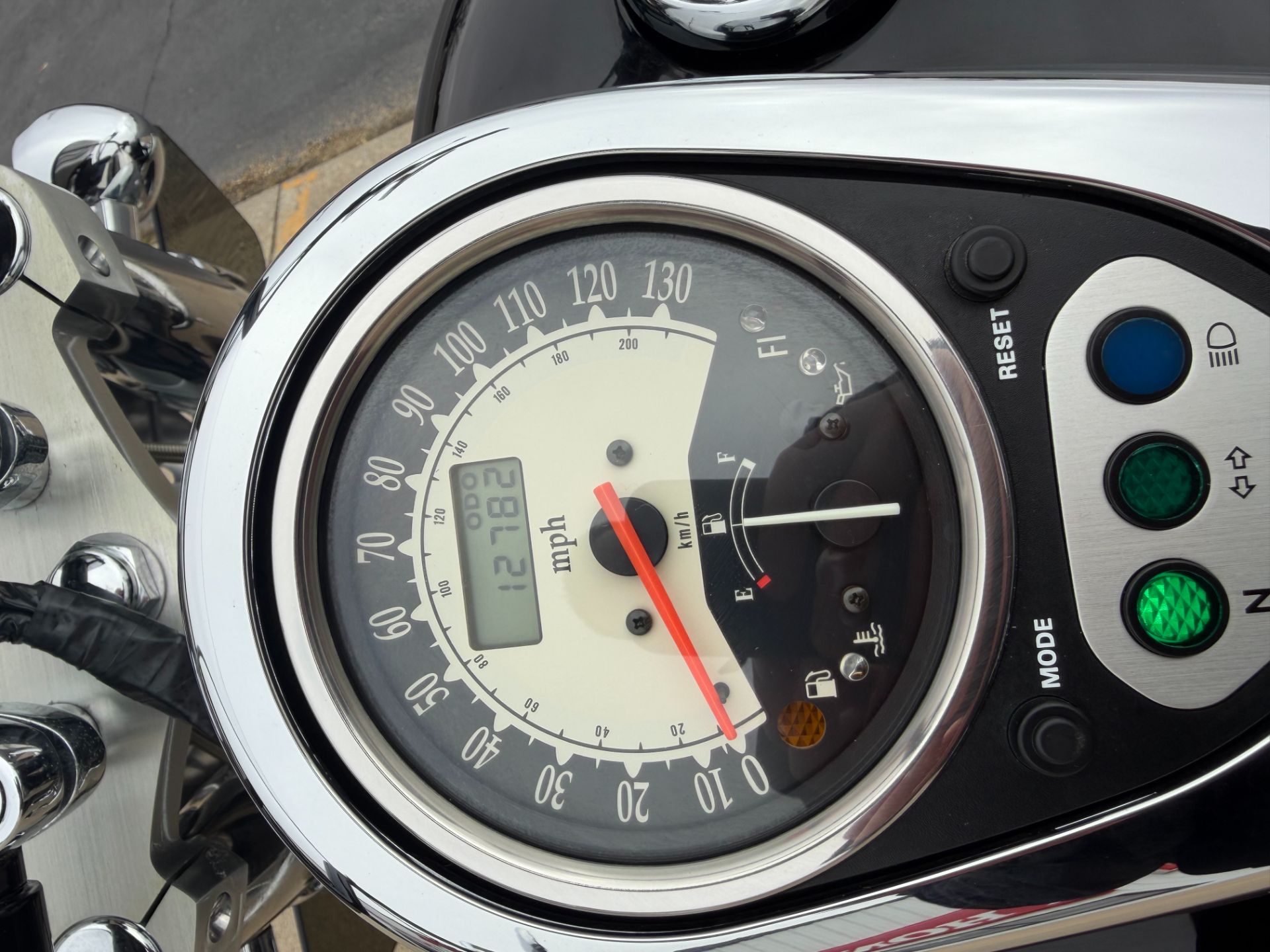 2006 Kawasaki VULCAN 900 CLASSIC in Freeport, Illinois - Photo 19
