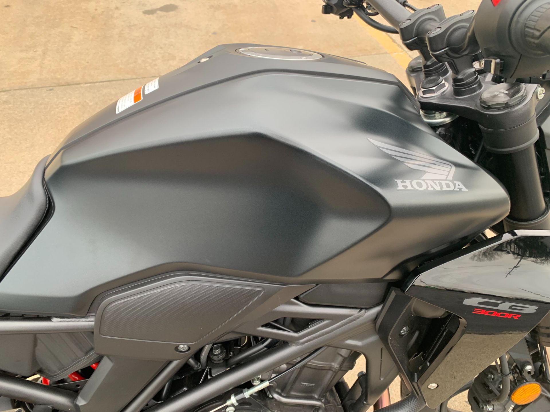2024 Honda CB300R ABS in Freeport, Illinois - Photo 14