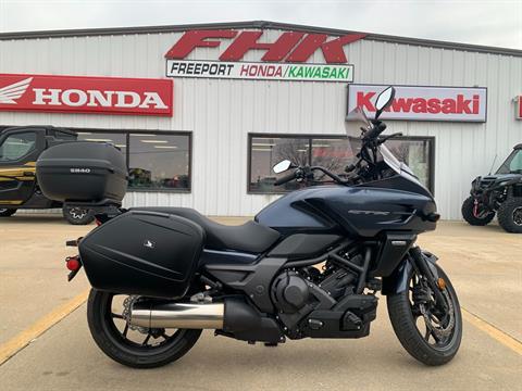 2015 Honda CTX®700 DCT ABS in Freeport, Illinois