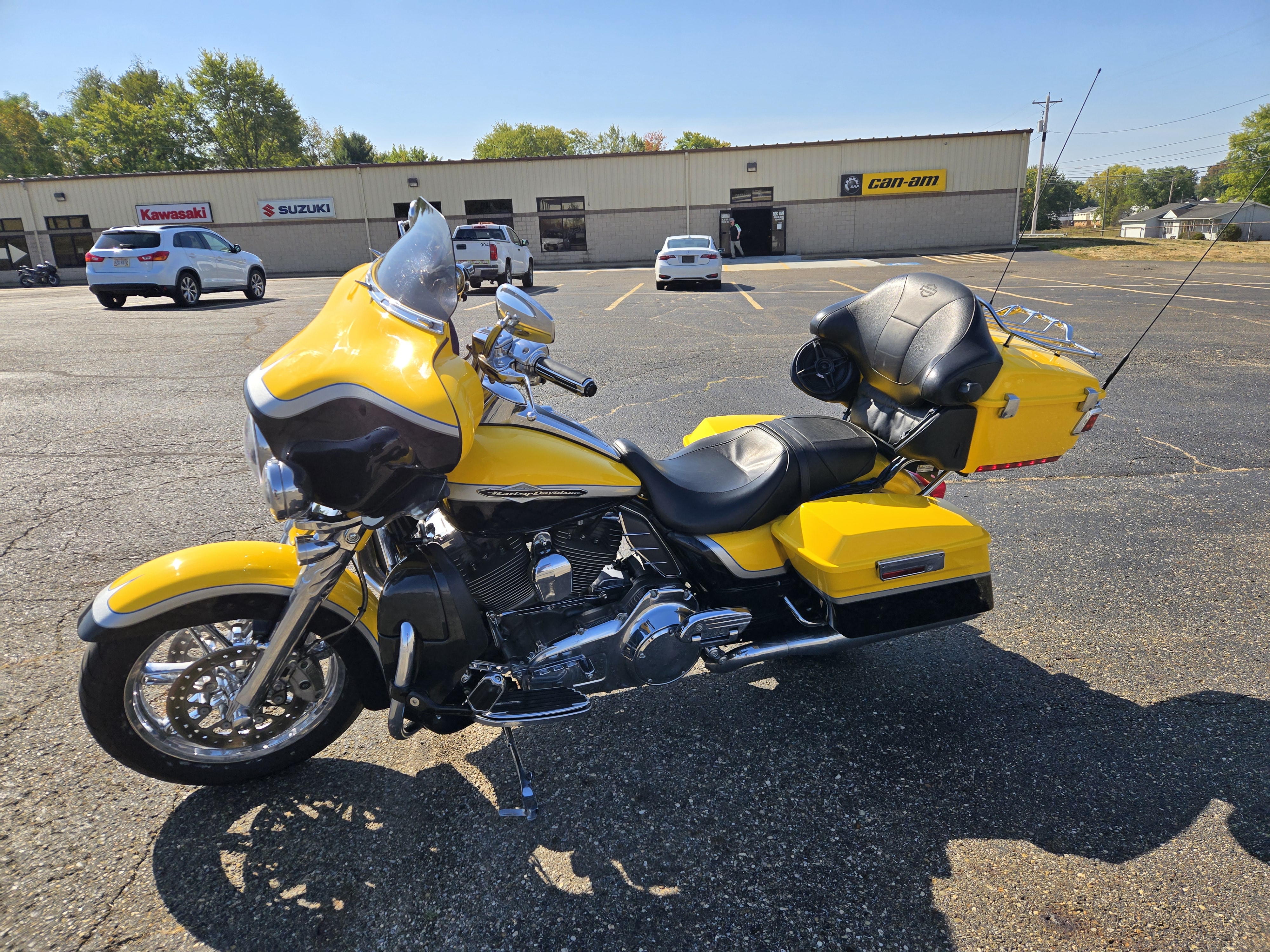 2012 Harley-Davidson CVO™ Ultra Classic® Electra Glide® in Canton, Ohio - Photo 2