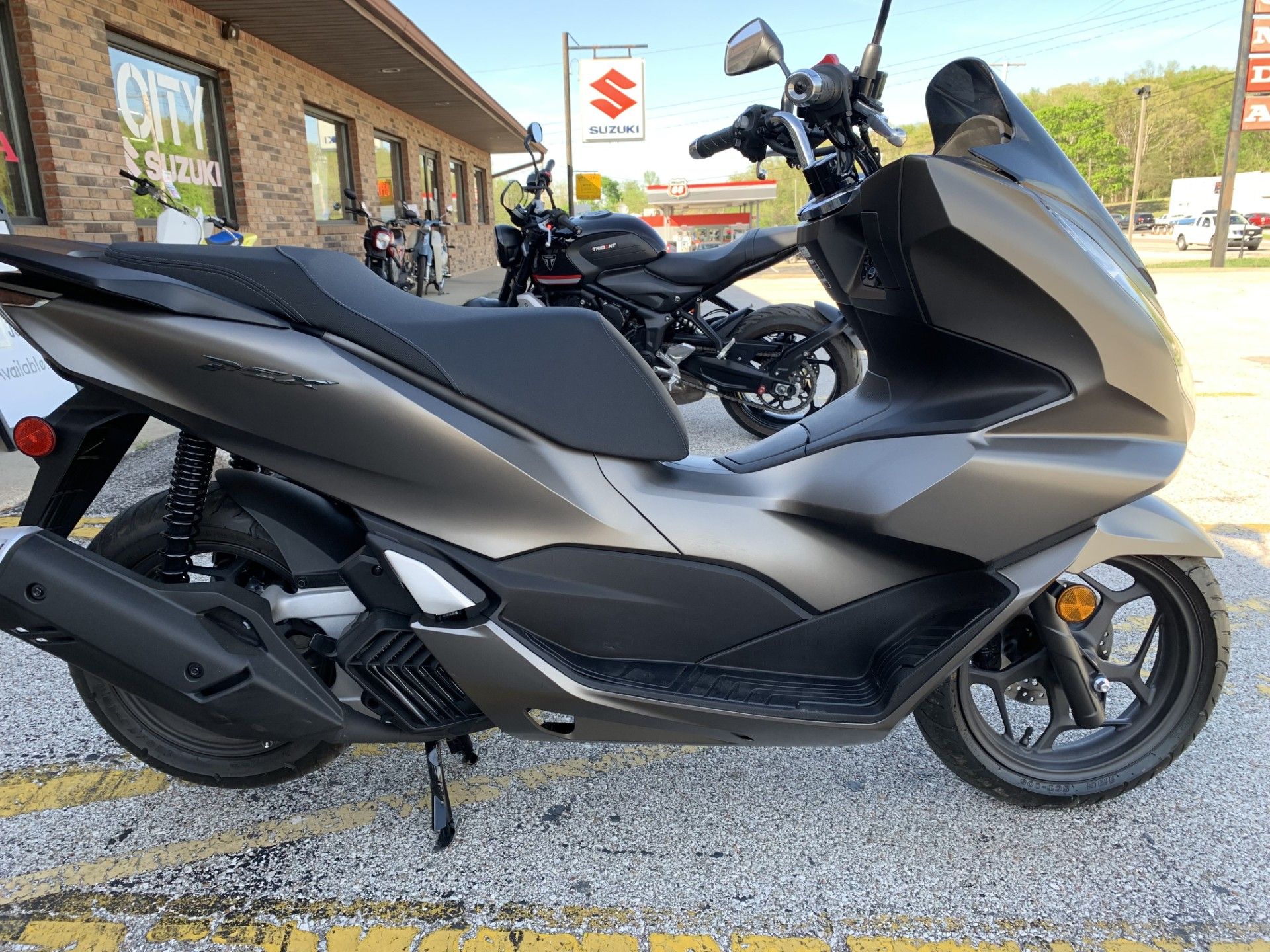 2023 Honda PCX150A wABS Brakes in Herculaneum, Missouri - Photo 4