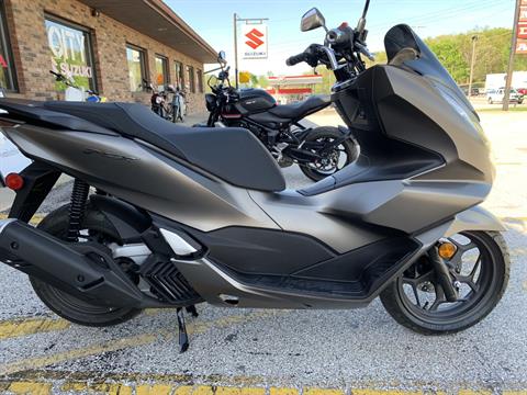 2023 Honda PCX150A wABS Brakes in Herculaneum, Missouri - Photo 4