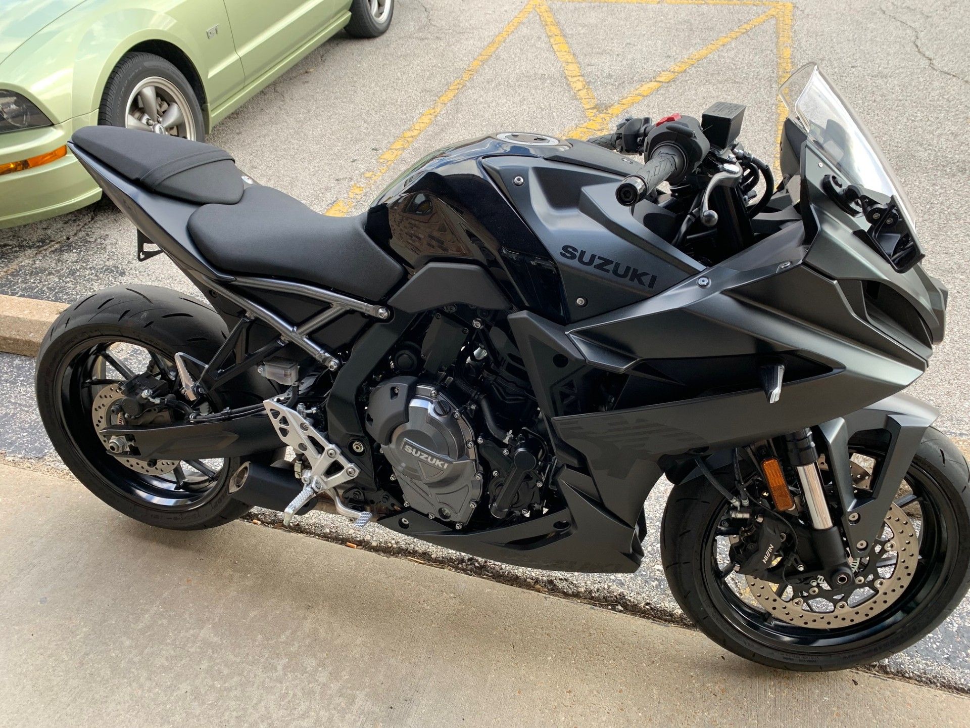 2025 Suzuki GSX800FRQ  (GSX-8R) in Herculaneum, Missouri - Photo 2