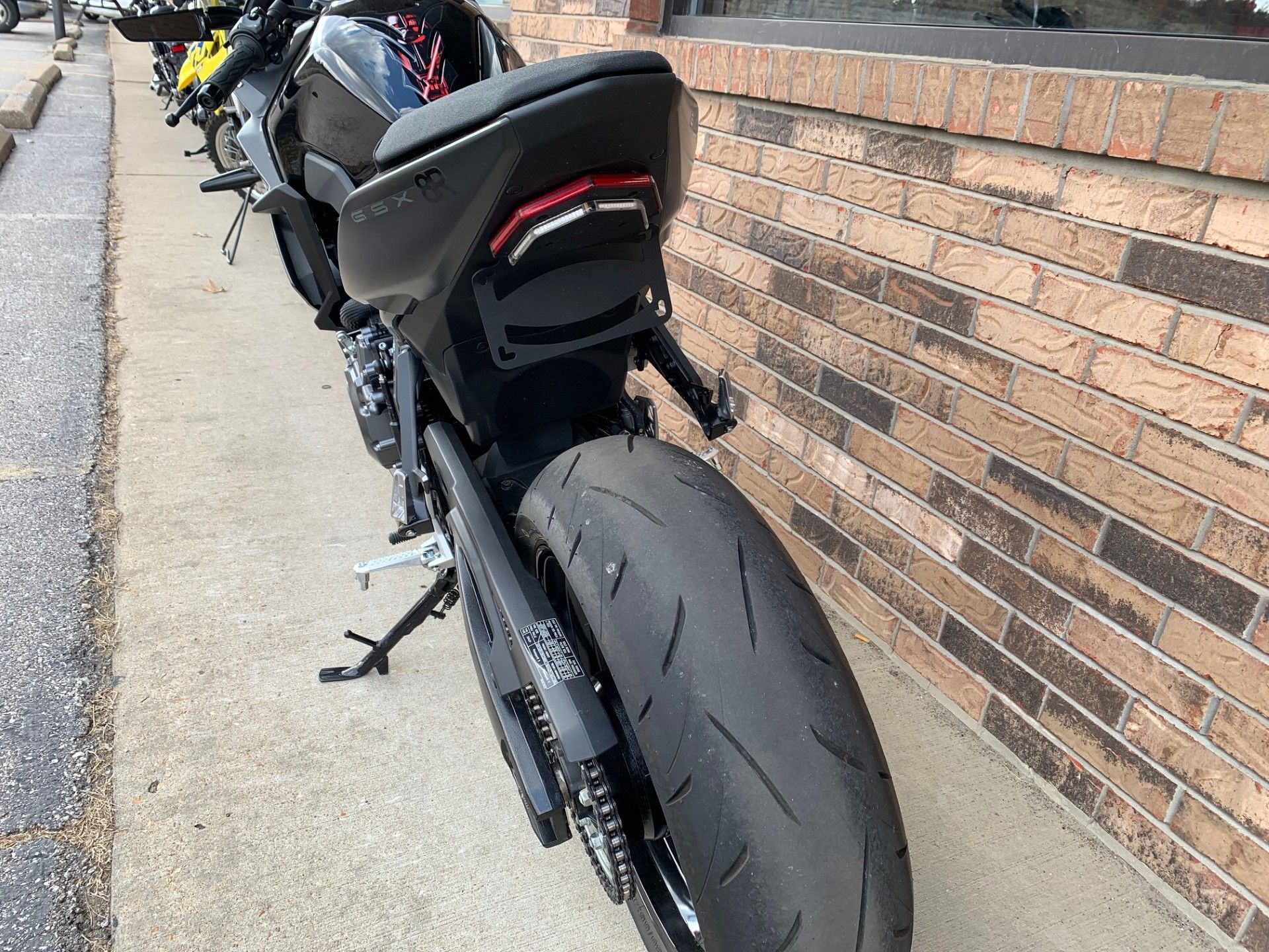 2025 Suzuki GSX800FRQ  (GSX-8R) in Herculaneum, Missouri - Photo 5