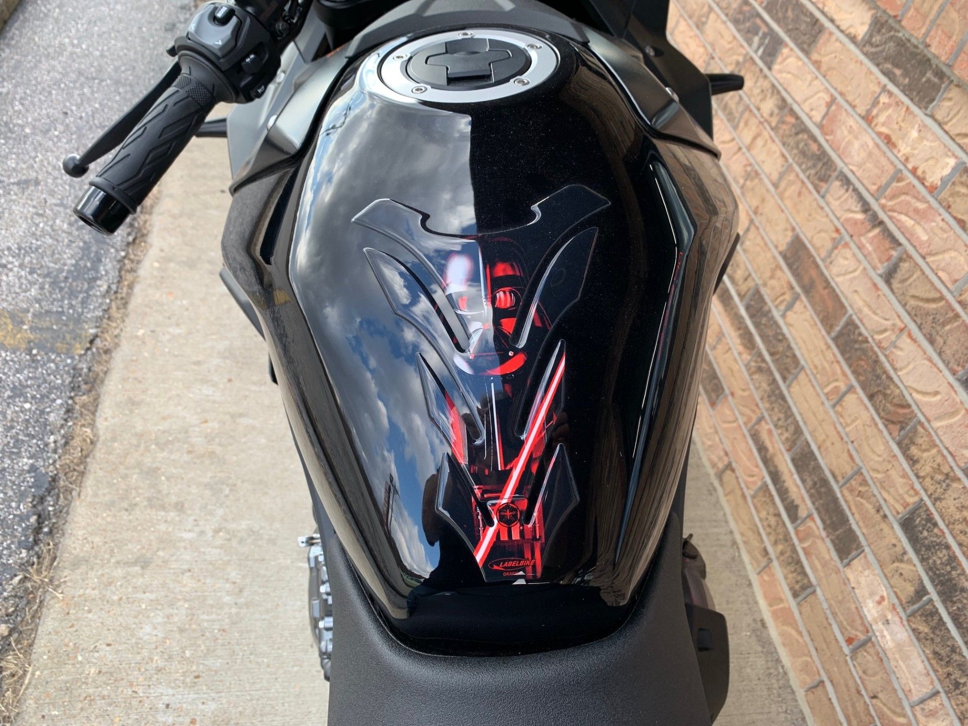2025 Suzuki GSX800FRQ  (GSX-8R) in Herculaneum, Missouri - Photo 6