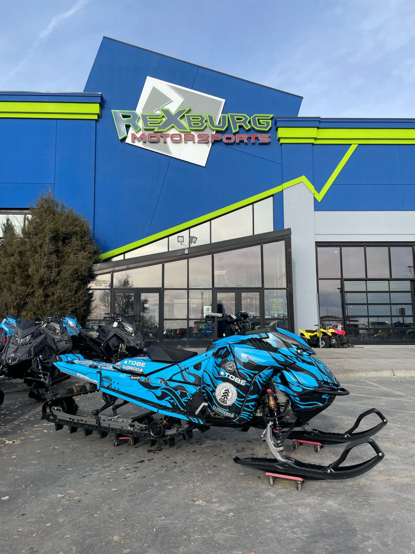 2024 LYNX Shredder RE 3900 850 E-TEC Turbo R PowderMax X-Light 3.0 SHOT in Rexburg, Idaho - Photo 2