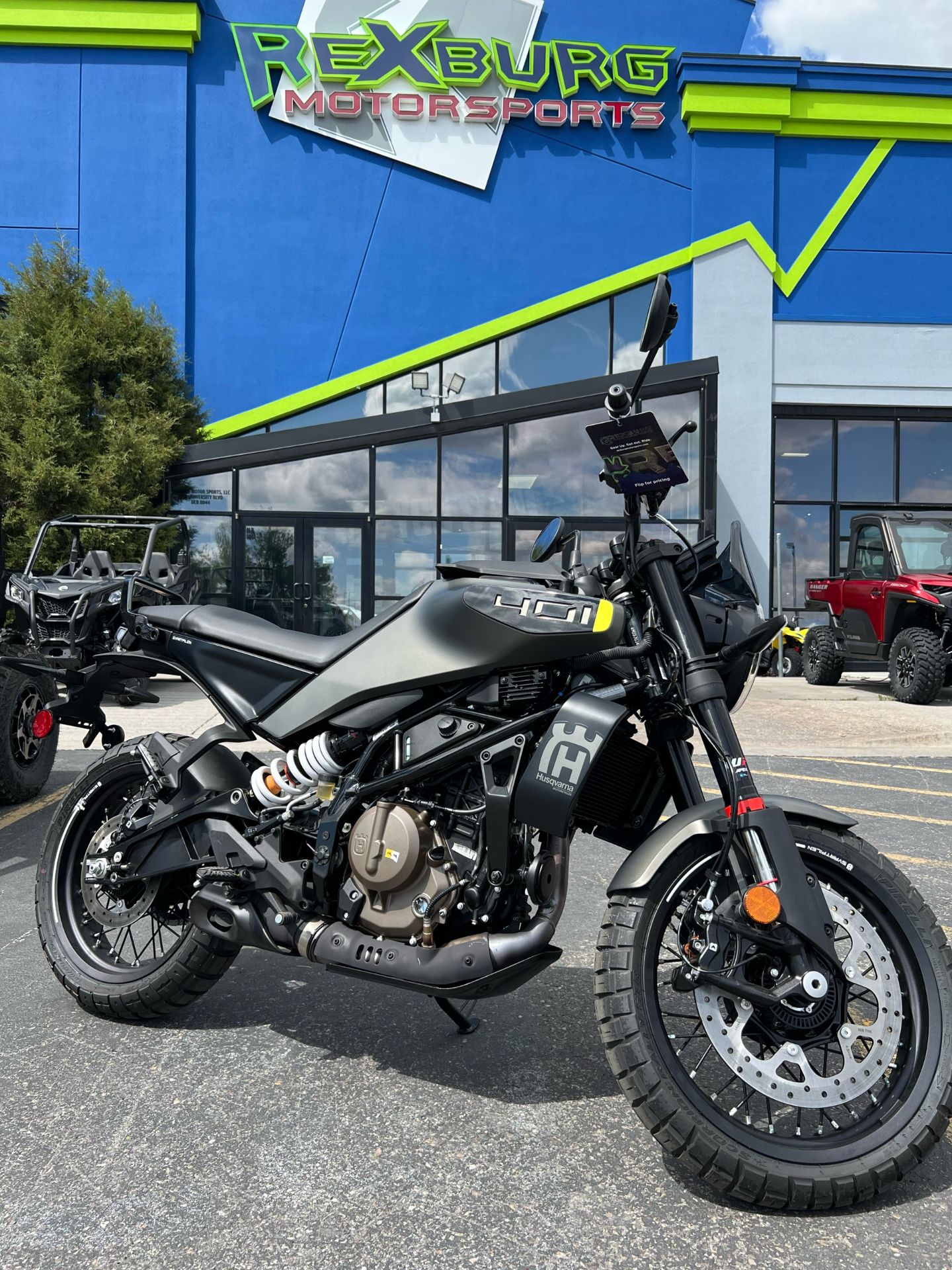 2023 Husqvarna Svartpilen 401 in Rexburg, Idaho - Photo 4