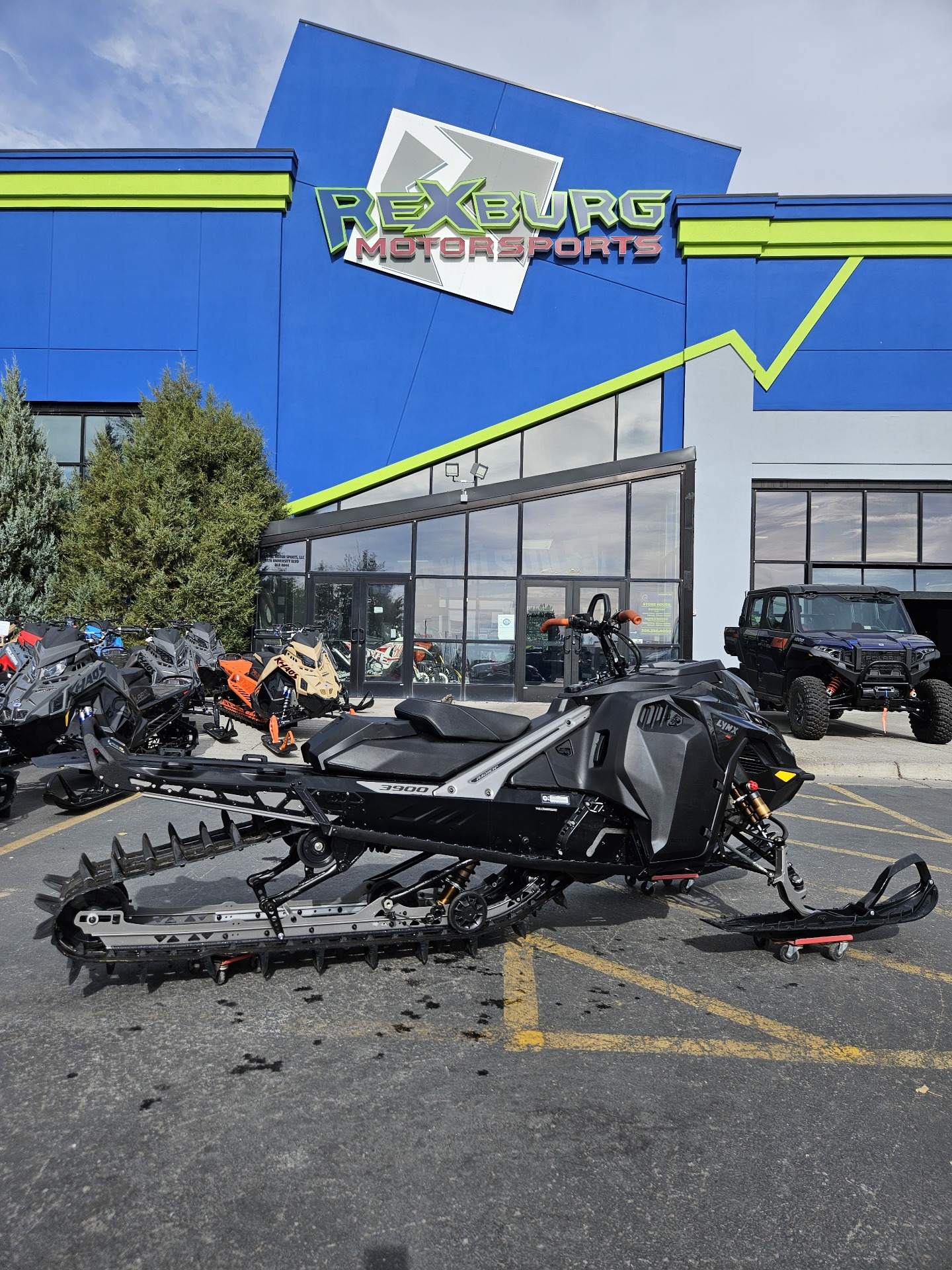 2024 LYNX Shredder RE 3900 850 E-TEC Turbo R PowderMax X-Light 3.0 SHOT w/ 10.25 Touchscreen in Rexburg, Idaho - Photo 3