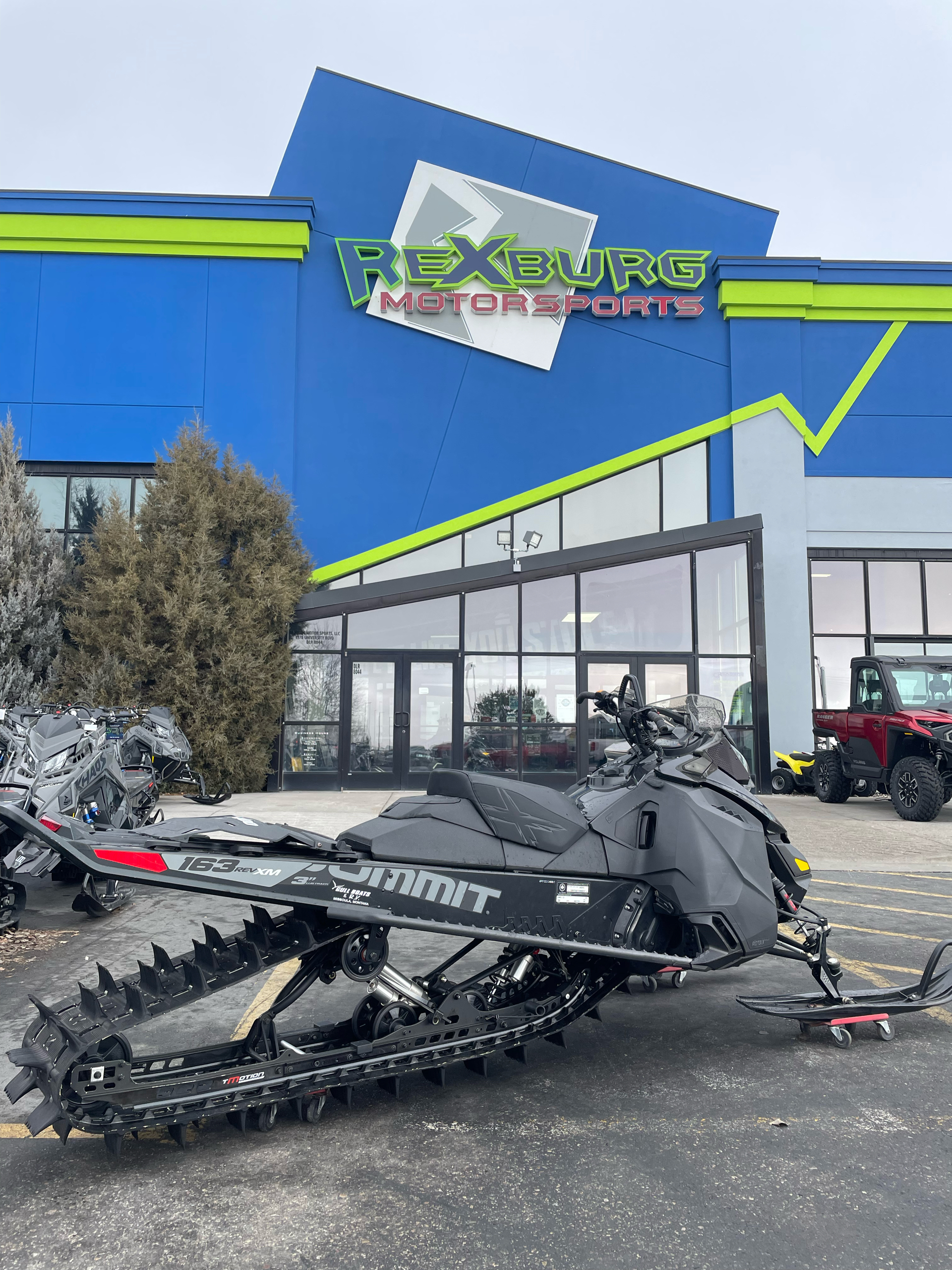 2016 Ski-Doo Summit X T3 163 800R E-TEC, PowderMax 3.0" in Rexburg, Idaho - Photo 3