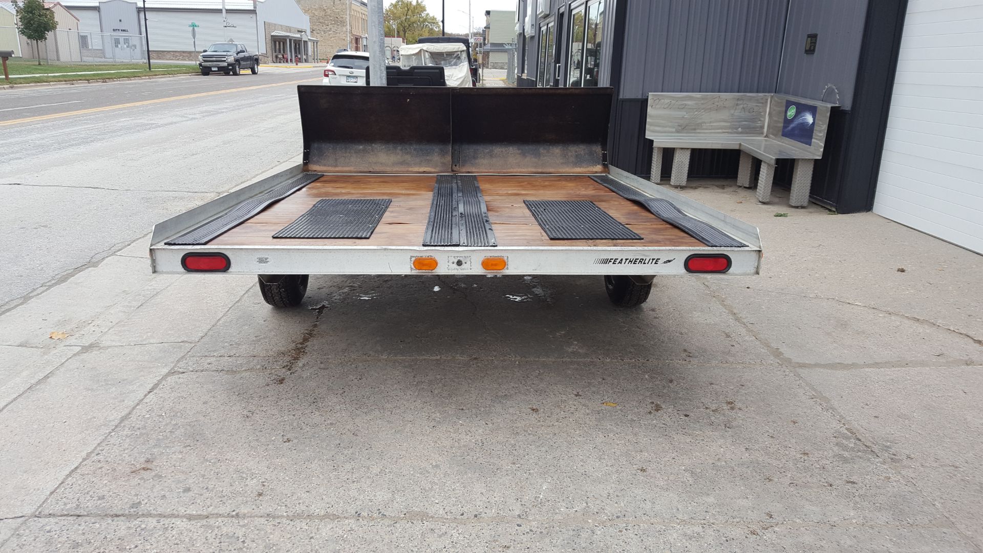 1993 Featherlite Trailers 1630 in Mazeppa, Minnesota - Photo 2