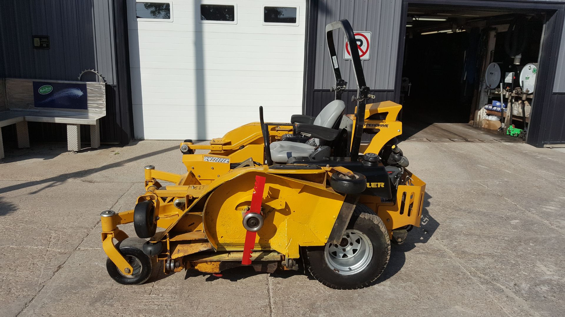 2013 Hustler Turf Equipment Kawasaki FX1000 Super Z™ 104 in Mazeppa, Minnesota - Photo 6