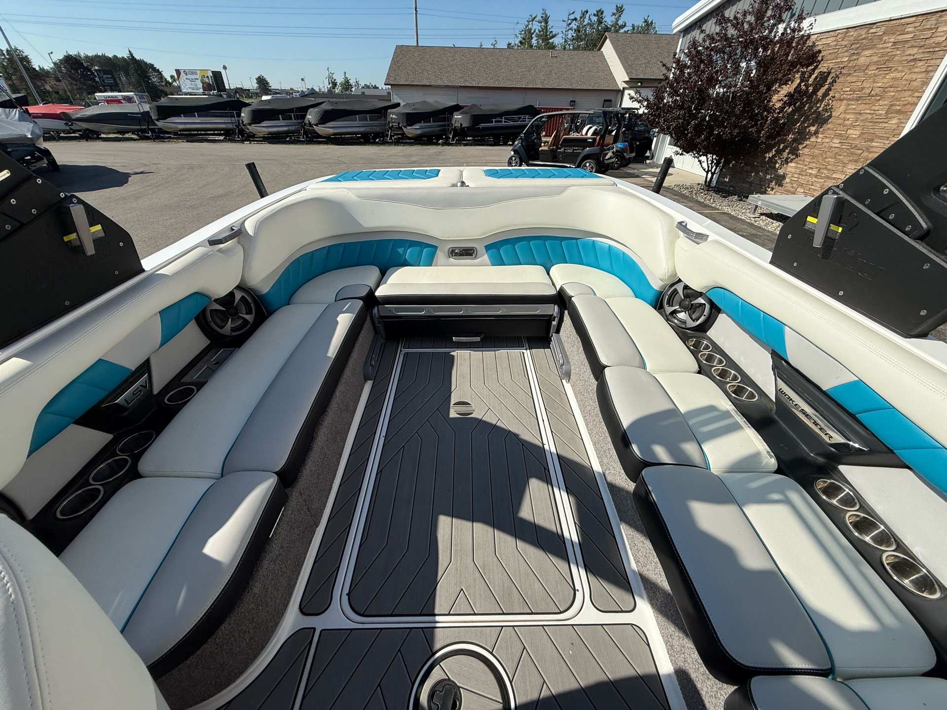 2017 Malibu Wakesetter 25 LSV in Gaylord, Michigan - Photo 8