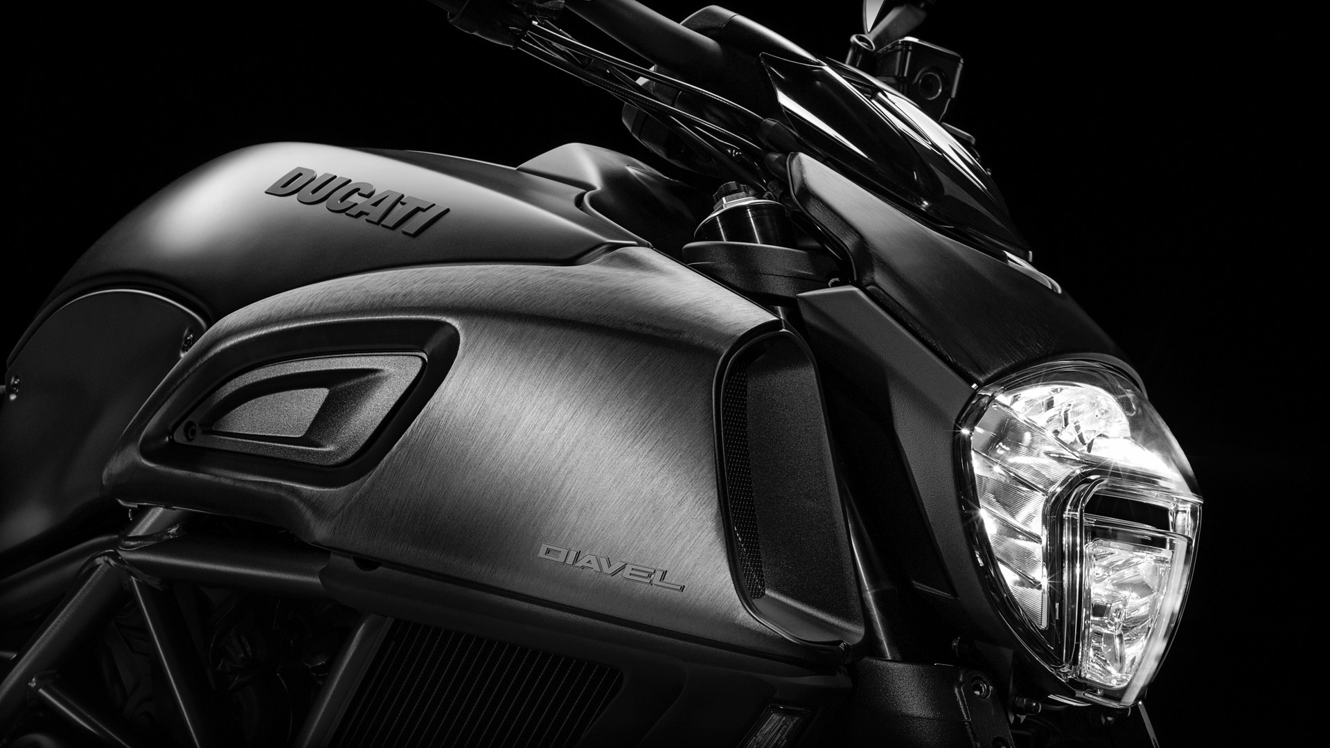2016 Ducati Diavel in Davenport, Iowa - Photo 7