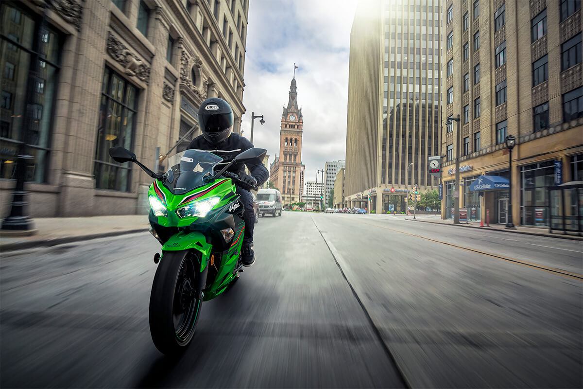 2023 Kawasaki Ninja 400 KRT Edition in Freeport, Illinois - Photo 6