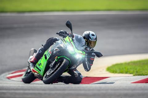 2023 Kawasaki Ninja 400 KRT Edition in Freeport, Illinois - Photo 15