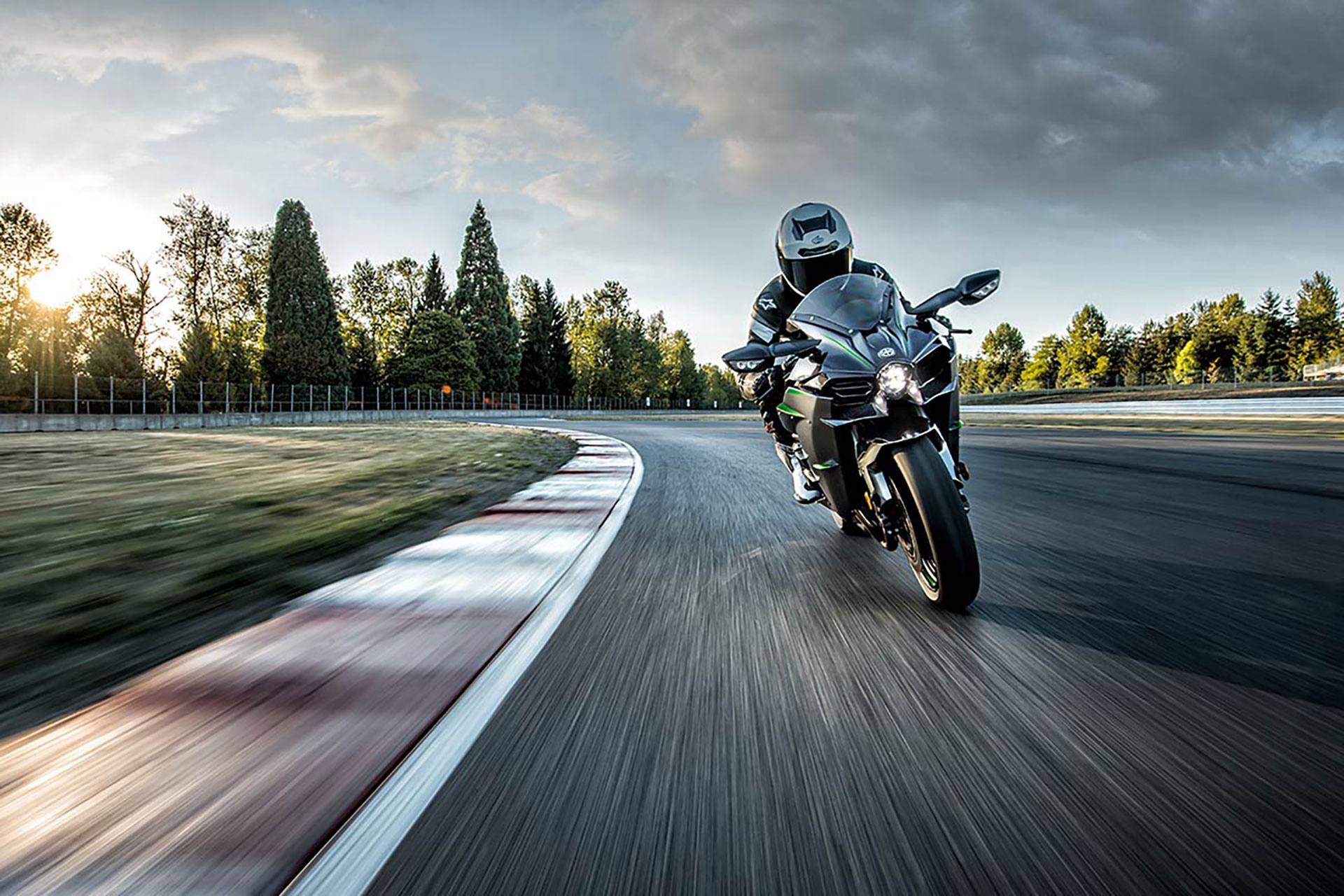 2023 Kawasaki Ninja H2 Carbon in Freeport, Illinois - Photo 4