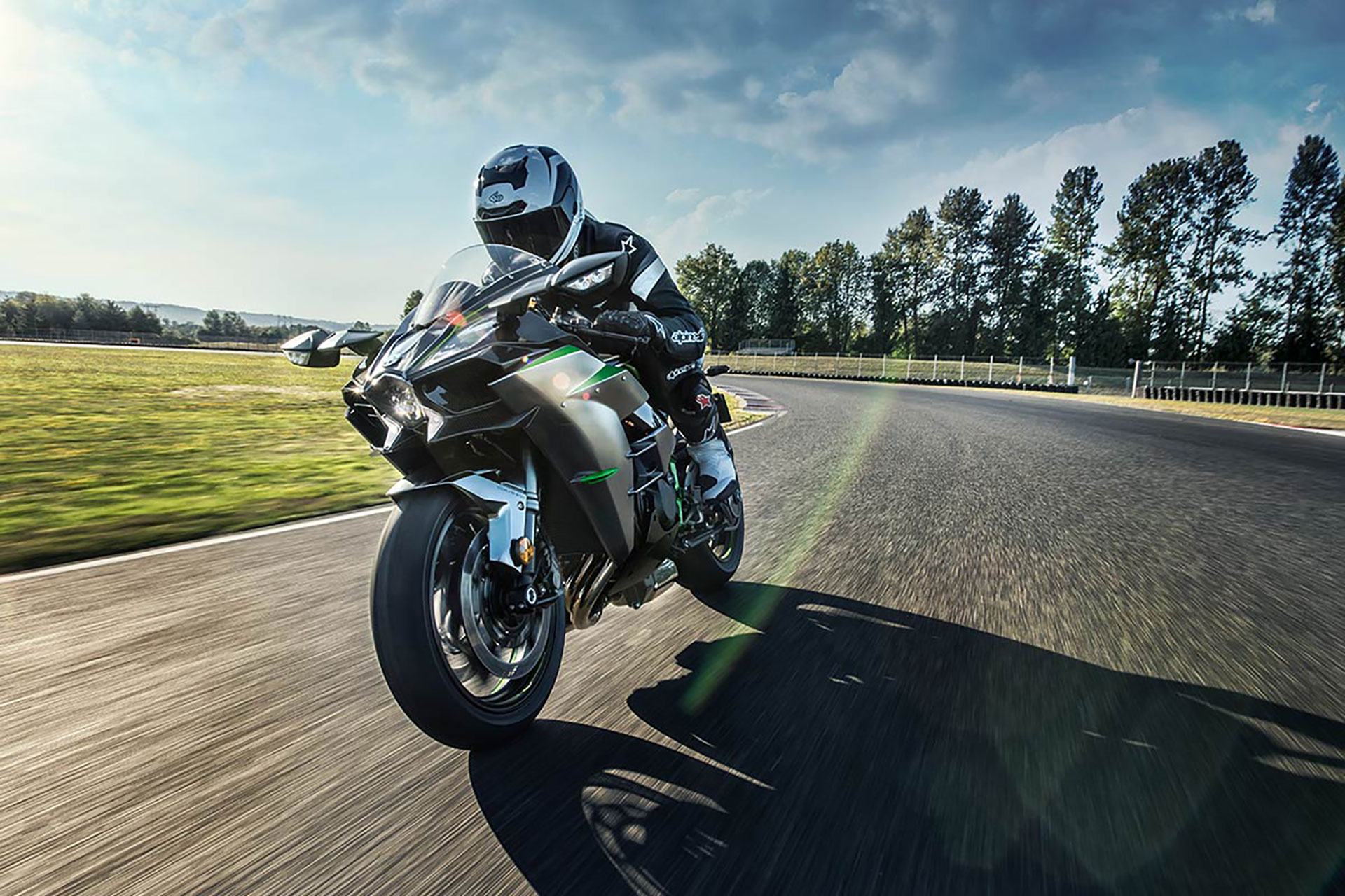 2023 Kawasaki Ninja H2 Carbon in Freeport, Illinois - Photo 8