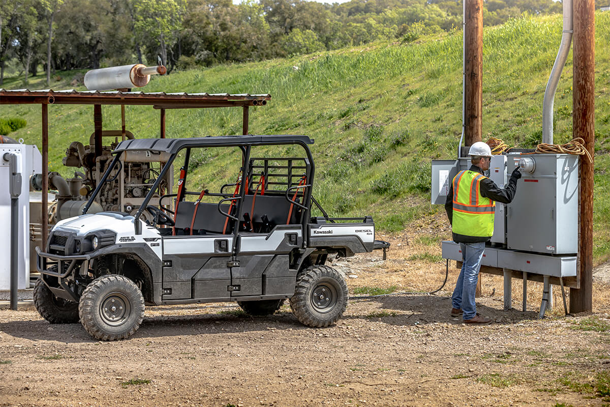 2023 Kawasaki MULE PRO-DXT EPS Diesel FE in Freeport, Illinois - Photo 5