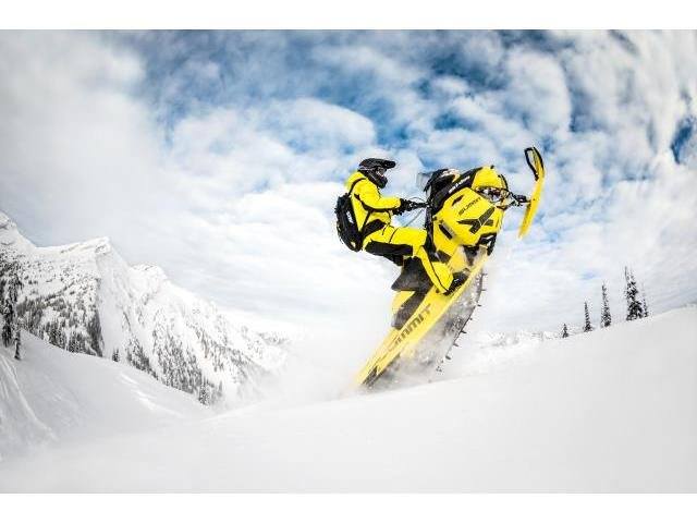2016 Ski-Doo Summit X T3 163 800R E-TEC, PowderMax 3.0" in Rexburg, Idaho - Photo 10