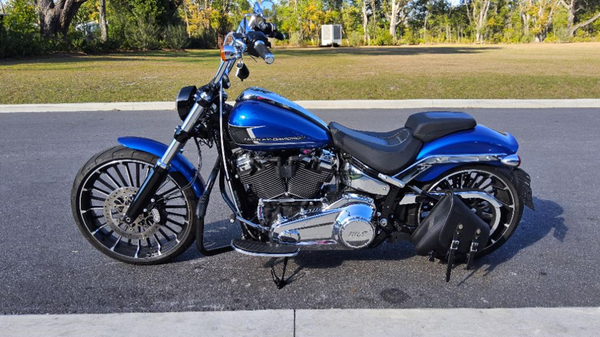 2024 Harley-Davidson Breakout® 10