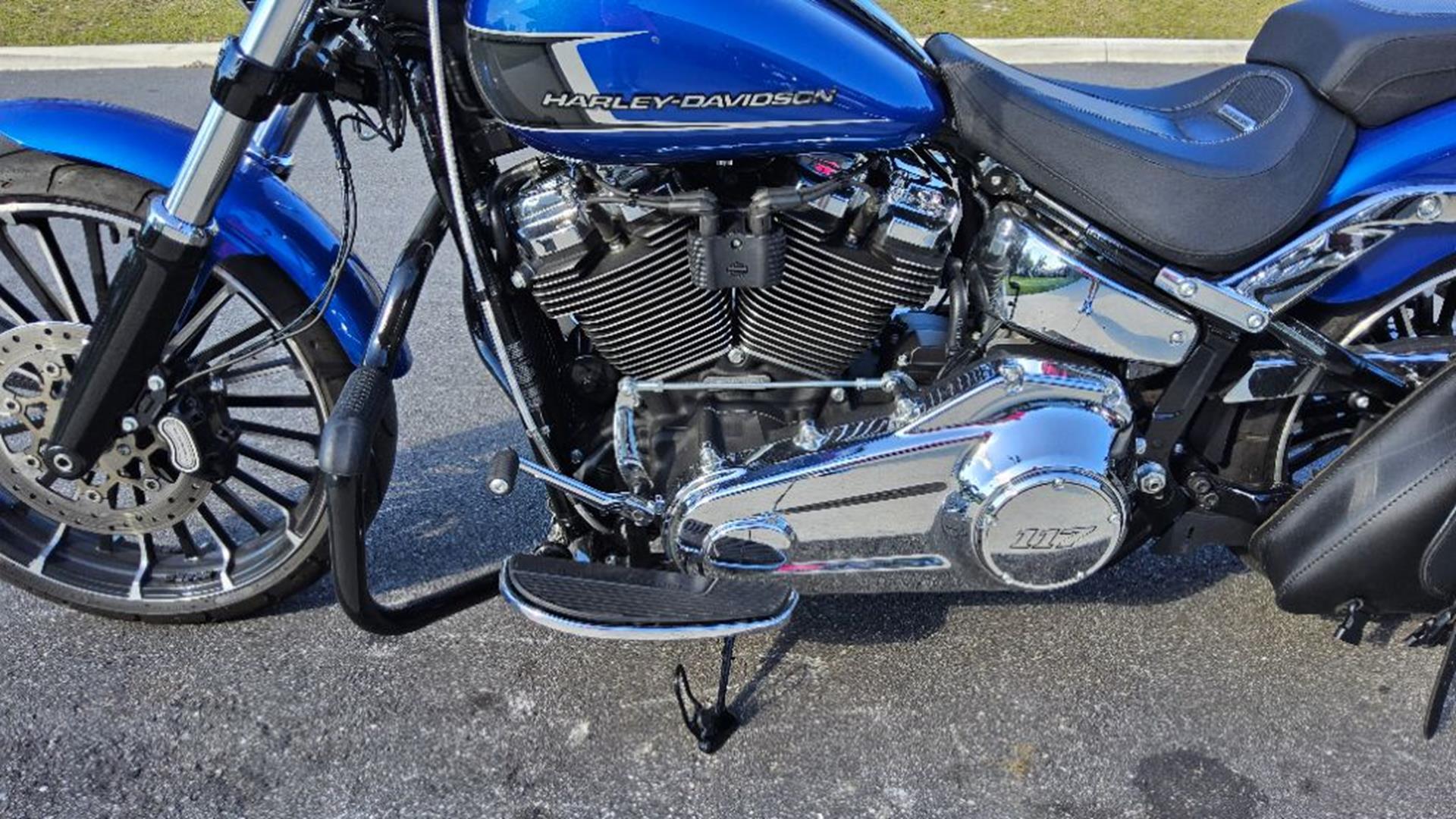 2024 Harley-Davidson Breakout® 8