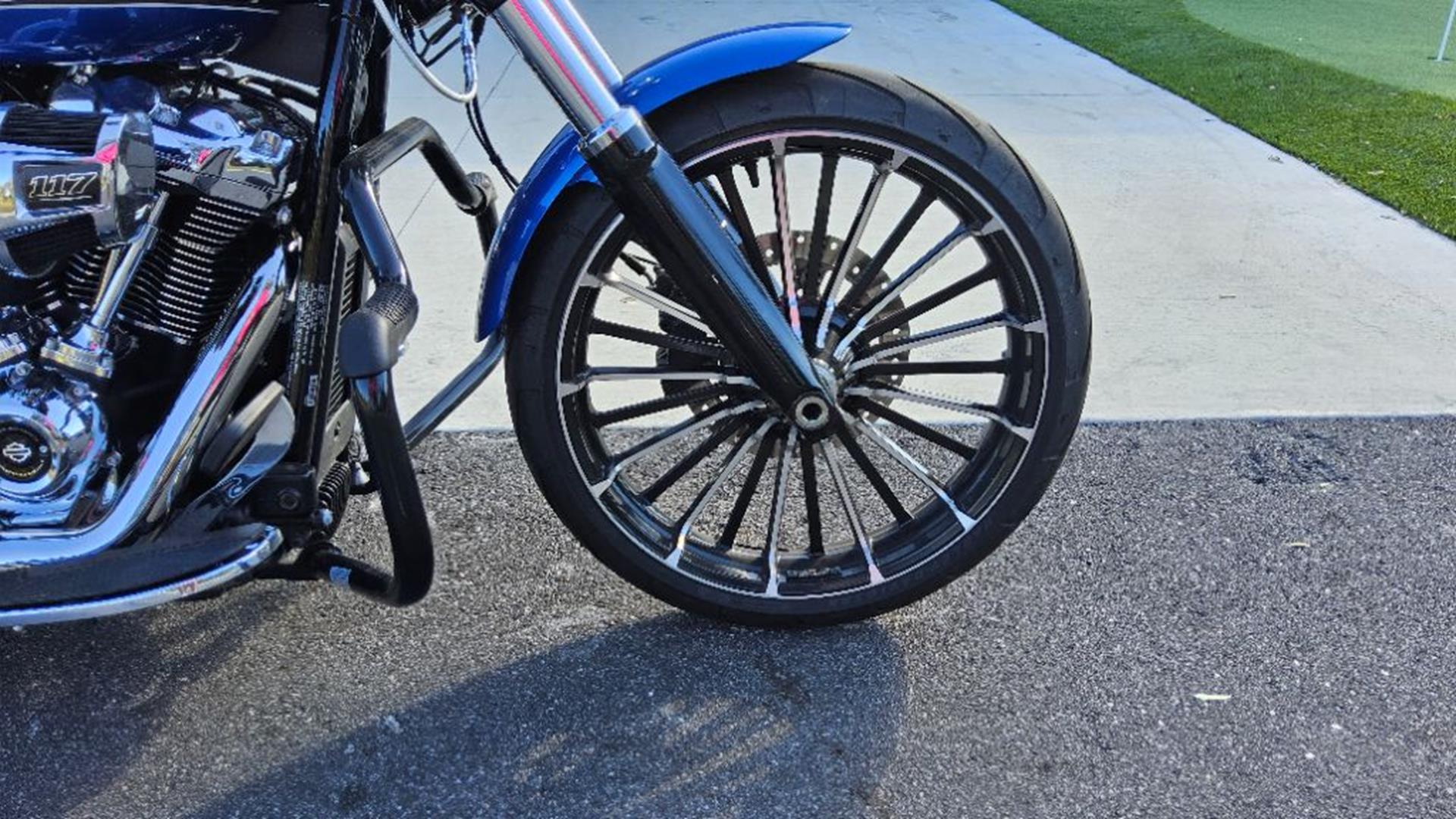 2024 Harley-Davidson Breakout® 5